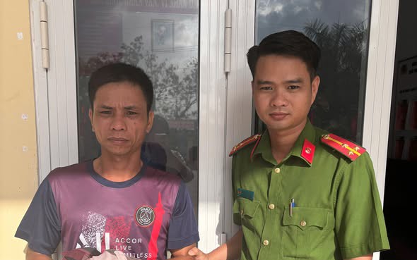 &Ocirc;ng l&atilde;o b&aacute;n v&eacute; số bị th&ocirc;i mi&ecirc;n mất tiền nhận sự gi&uacute;p đỡ bất ngờ - Ảnh 2.