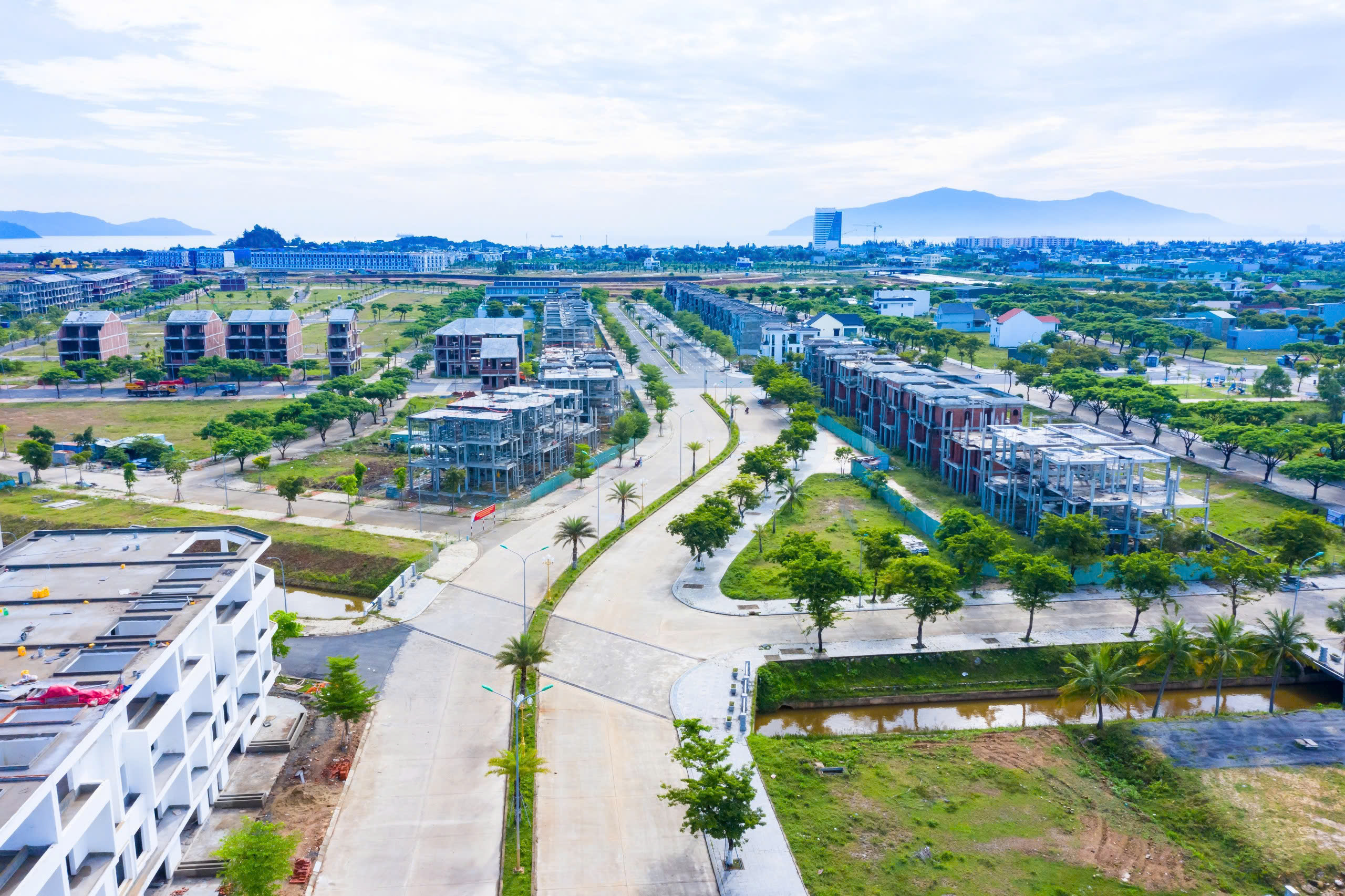 Bất động sản Đ&agrave; Nẵng: "Rồng bay" nhờ c&uacute; h&iacute;ch k&eacute;p từ Trung t&acirc;m T&agrave;i ch&iacute;nh quốc tế v&agrave; Khu thương mại tự do - Ảnh 1.