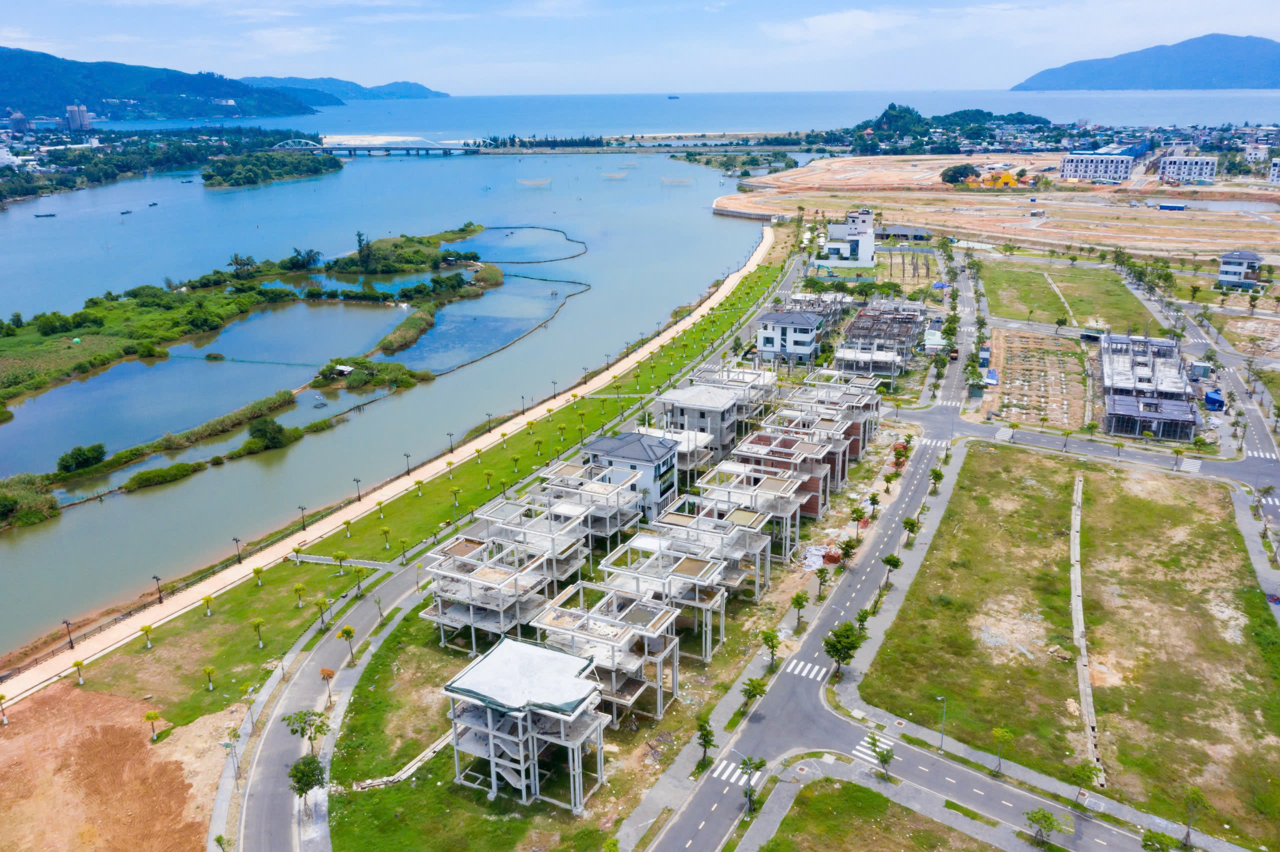 Bất động sản Đ&agrave; Nẵng: "Rồng bay" nhờ c&uacute; h&iacute;ch k&eacute;p từ Trung t&acirc;m T&agrave;i ch&iacute;nh quốc tế v&agrave; Khu thương mại tự do - Ảnh 2.