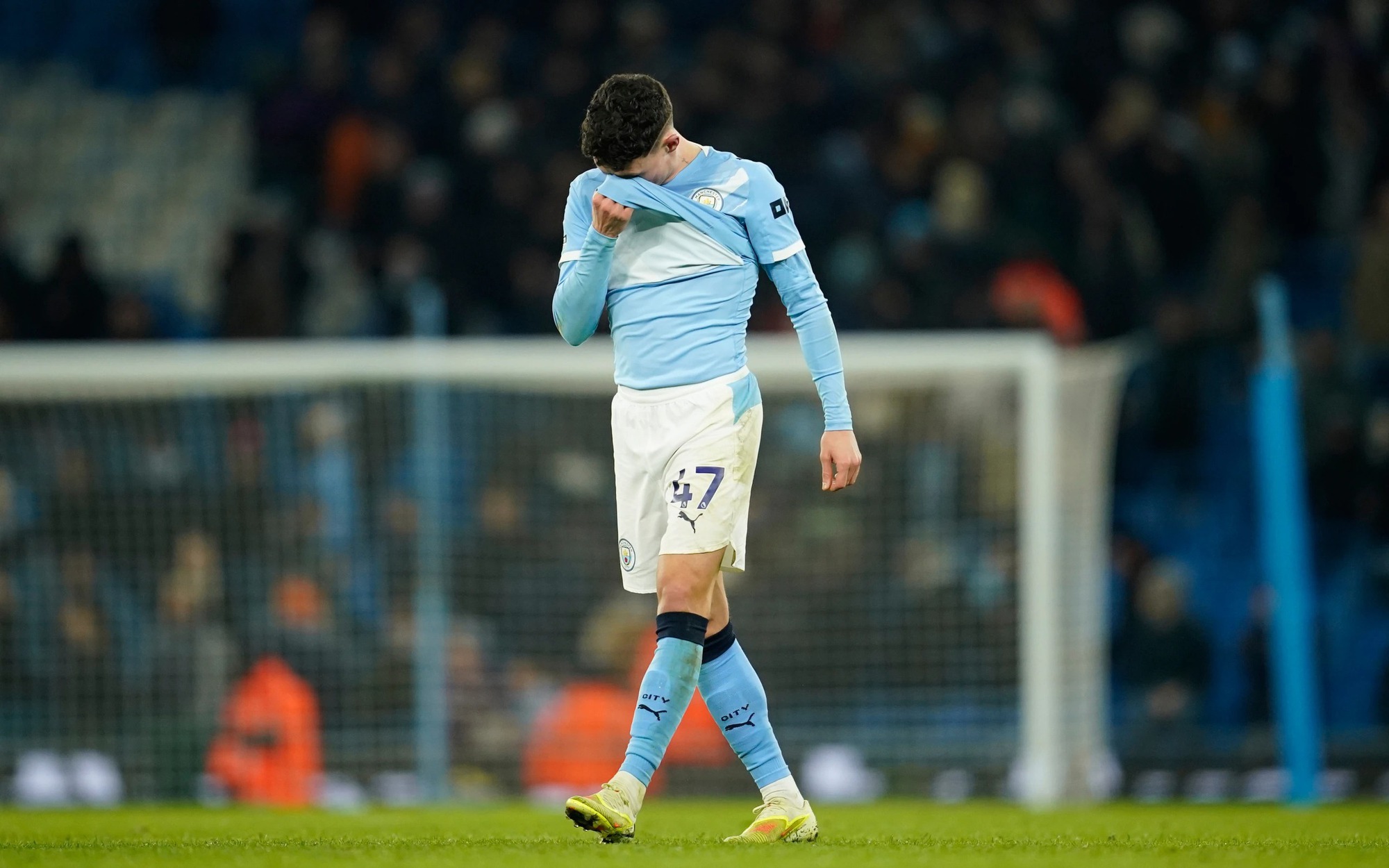 Giải mã phong độ sa sút khó hiểu của Phil Foden tại Man City