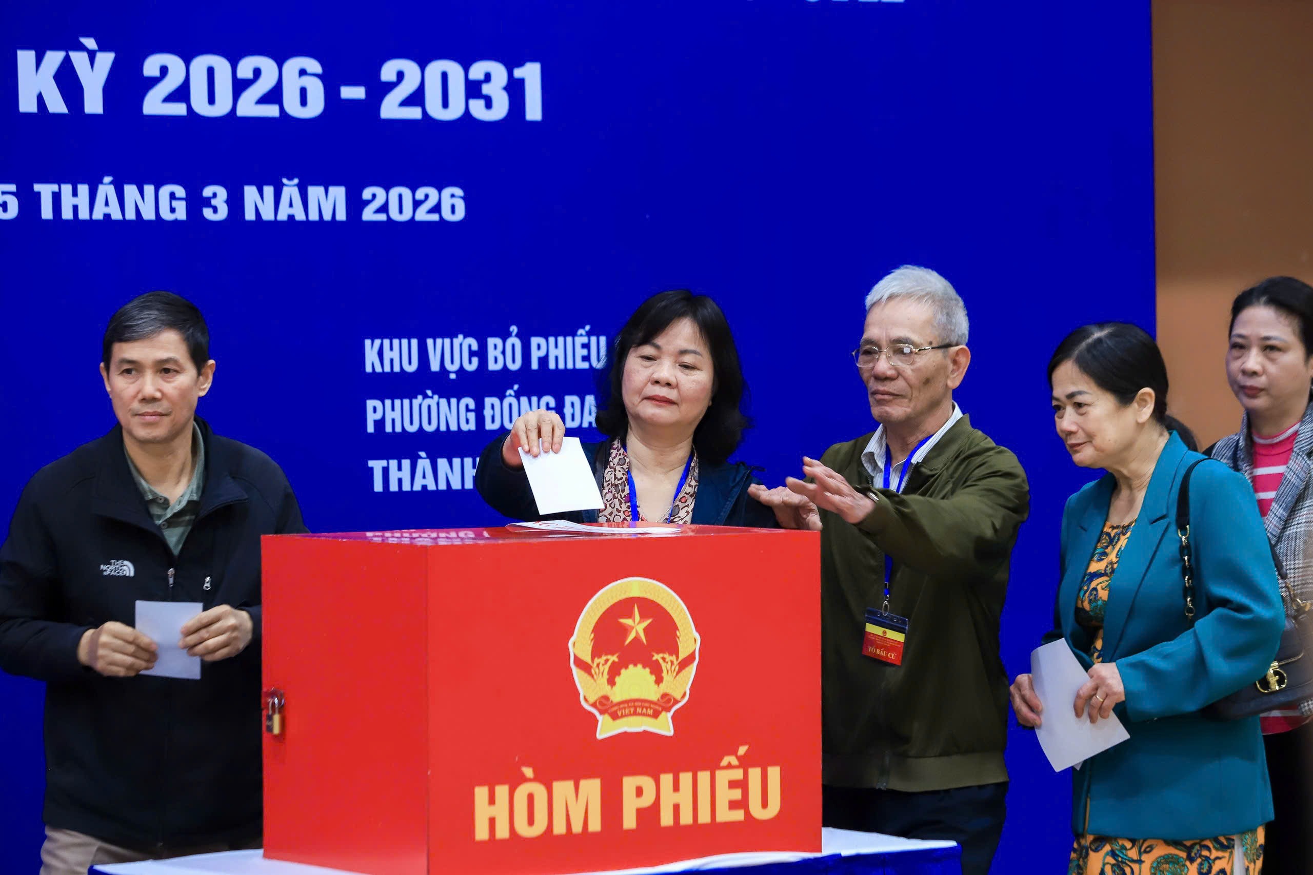 Gần 79 triệu cử tri trên cả nước đi bầu cử - Ảnh 2.