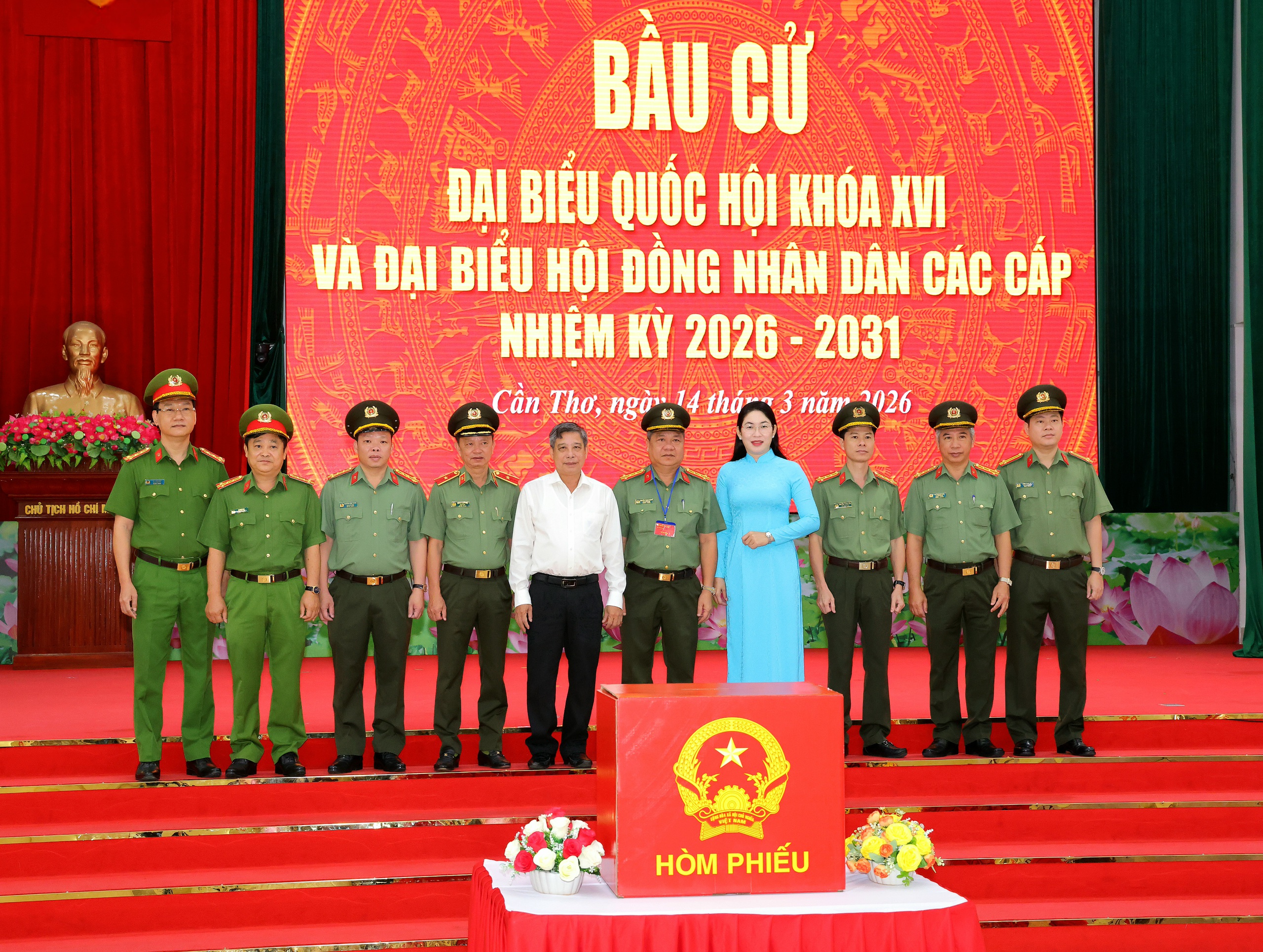 Hơn 2.000 cử tri thuộc lực lượng C&ocirc;ng an TP Cần Thơ bầu cử sớm - Ảnh 2.