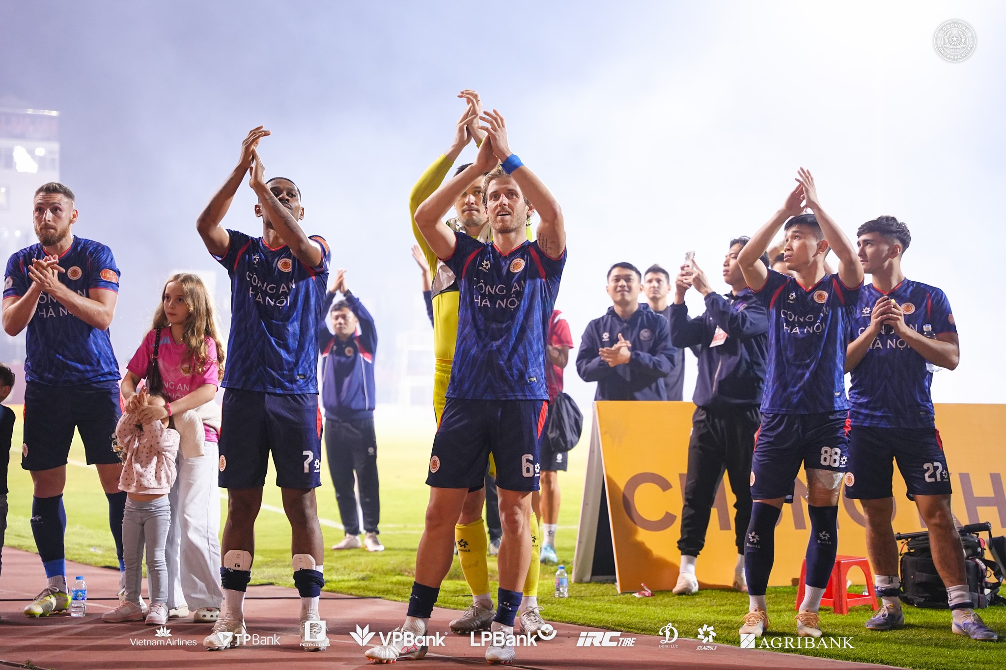 V&ograve;ng 16 V-League 2025-2026: C&ocirc;ng an H&agrave; Nội khẳng định vị thế "anh cả" - Ảnh 4.