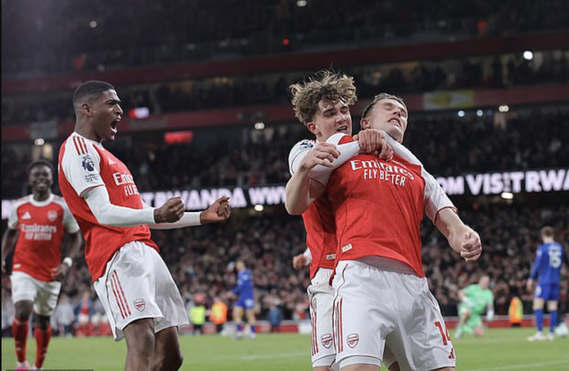 Arsenal thắng nghẹt thở Everton, sao 16 tuổi đi v&agrave;o lịch sử - Ảnh 3.
