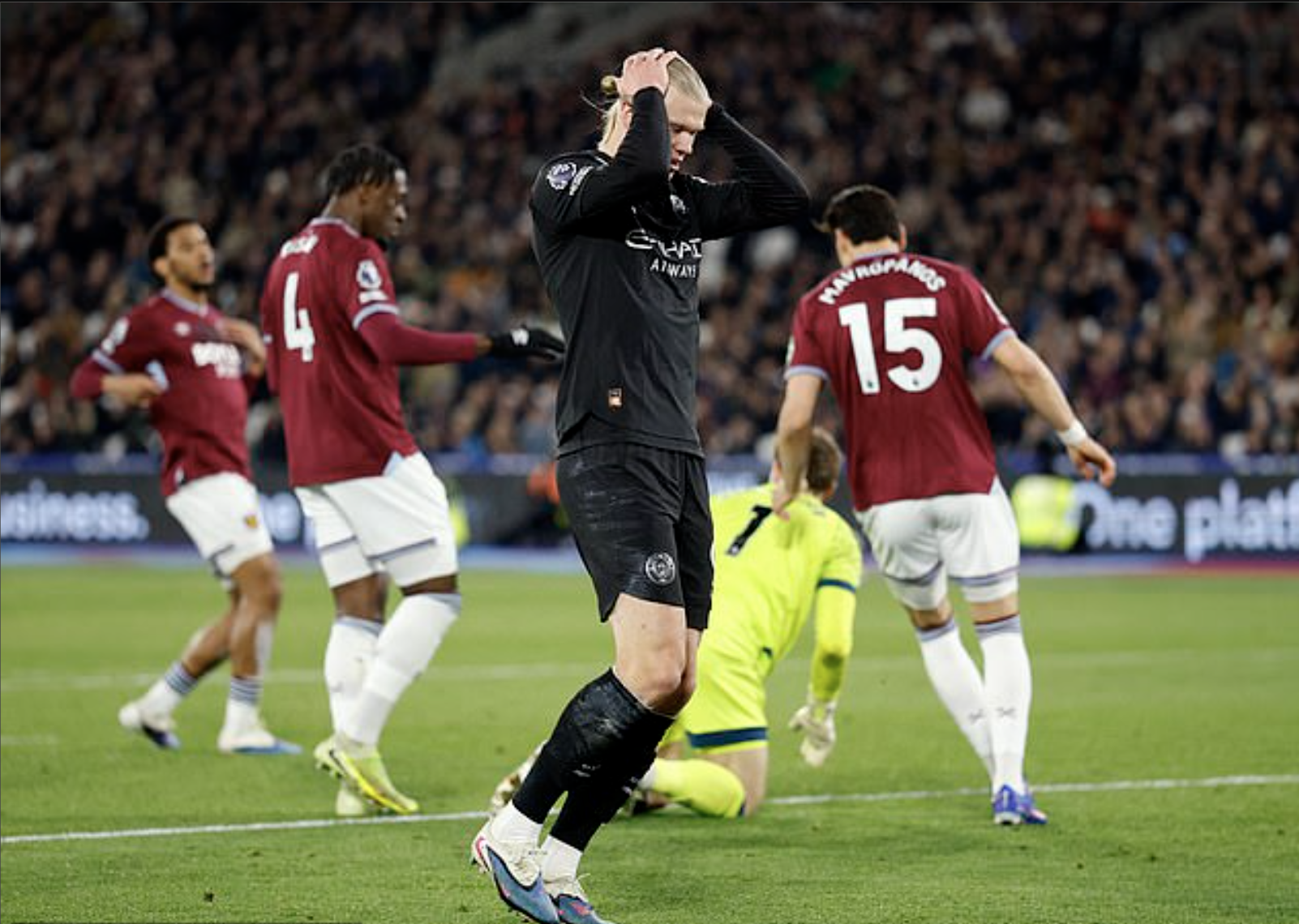 Haaland nhạt nh&ograve;a, Man City đ&aacute;nh rơi chiến thắng trước West Ham - Ảnh 4.