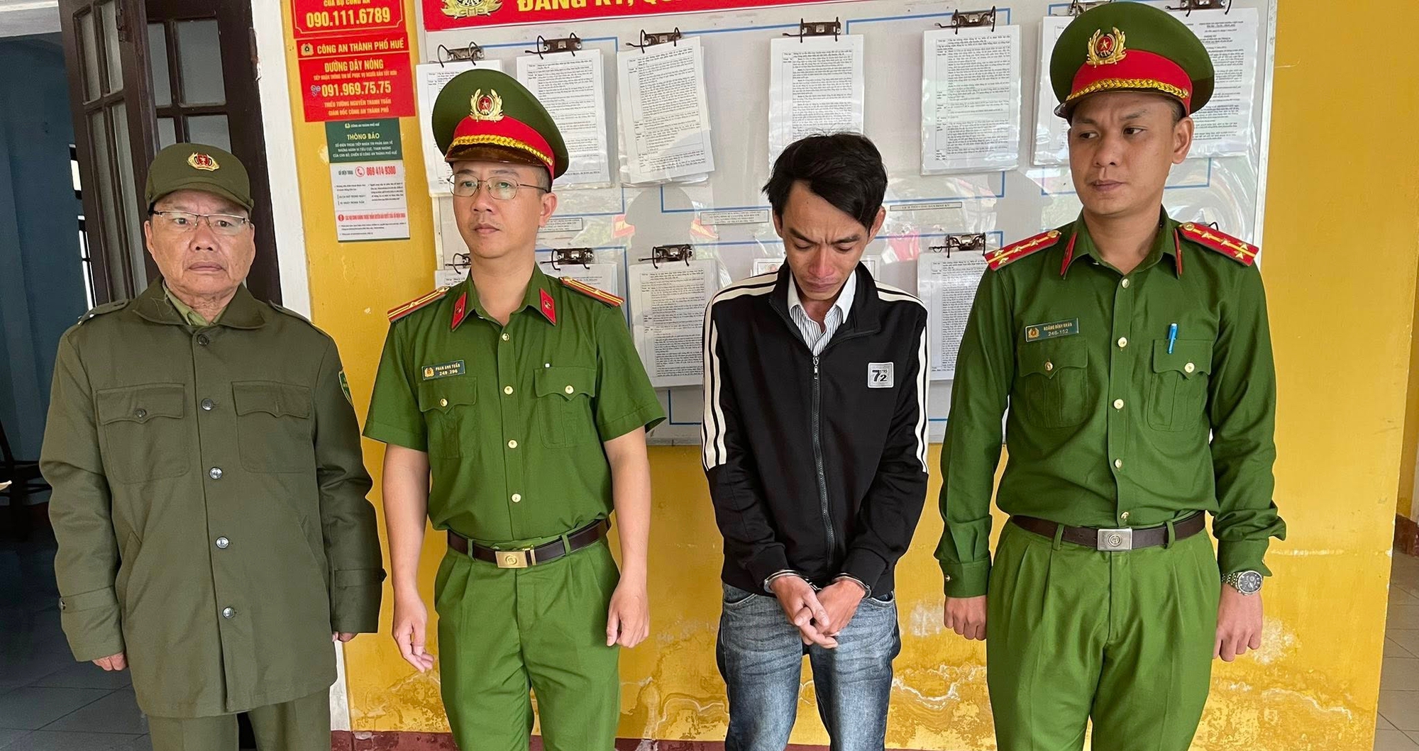 Người phụ nữ bị lừa khi mua v&agrave;ng tr&ecirc;n mạng x&atilde; hội với gi&aacute; rẻ bất ngờ - Ảnh 1.