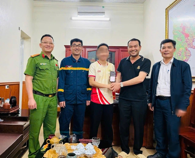 Một cảnh sát bất ngờ được số tài khoản lạ chuyên tới nửa tỉ đồng - Ảnh 1.