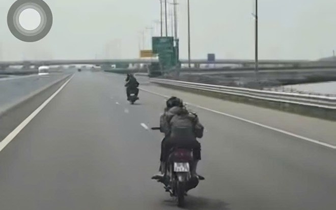 Công an làm việc với 6 thiếu niên đi xe máy nô đùa trên cao tốc