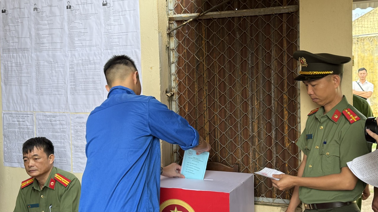 H&agrave;ng trăm người tạm giam thực hiện quyền bầu cử tại Đắk Lắk năm 2026 - Ảnh 3.