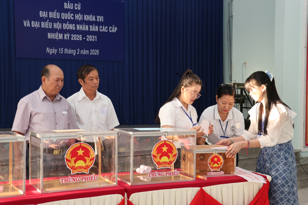 CLIP: Rộn ràng ngày bầu cử tại Cần Thơ, Vĩnh Long, An Giang, Tây Ninh - Ảnh 45.