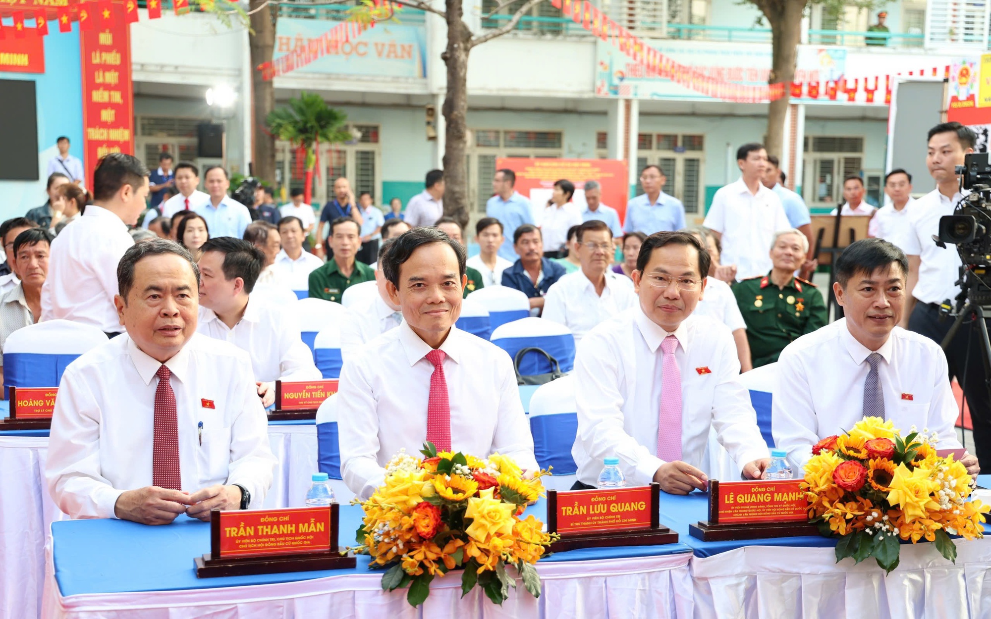 Lựa chọn những người tài đức