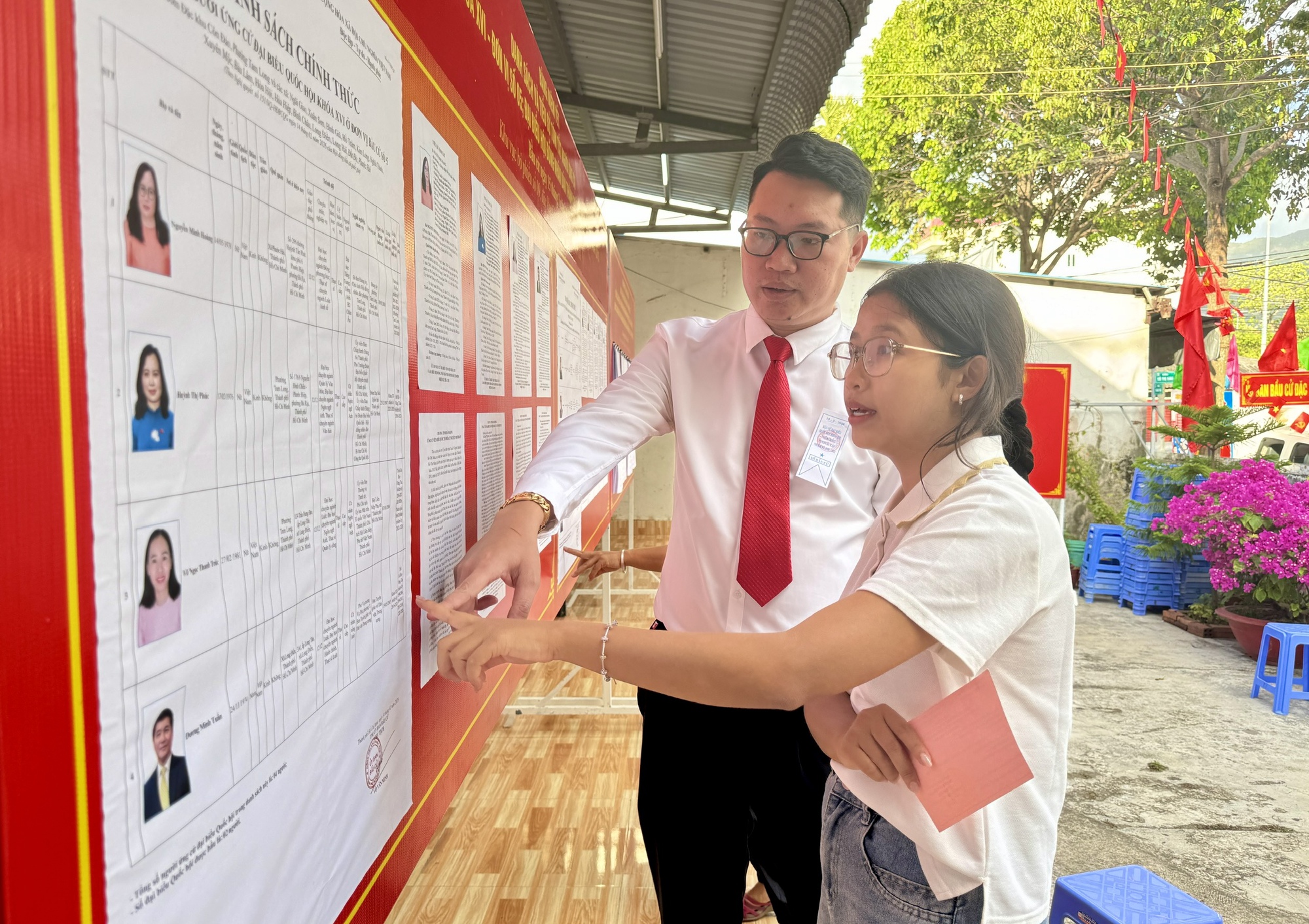 Cử tri Đặc khu Côn Đảo nô nức tham gia ngày bầu cử 2026 - Ảnh 6.