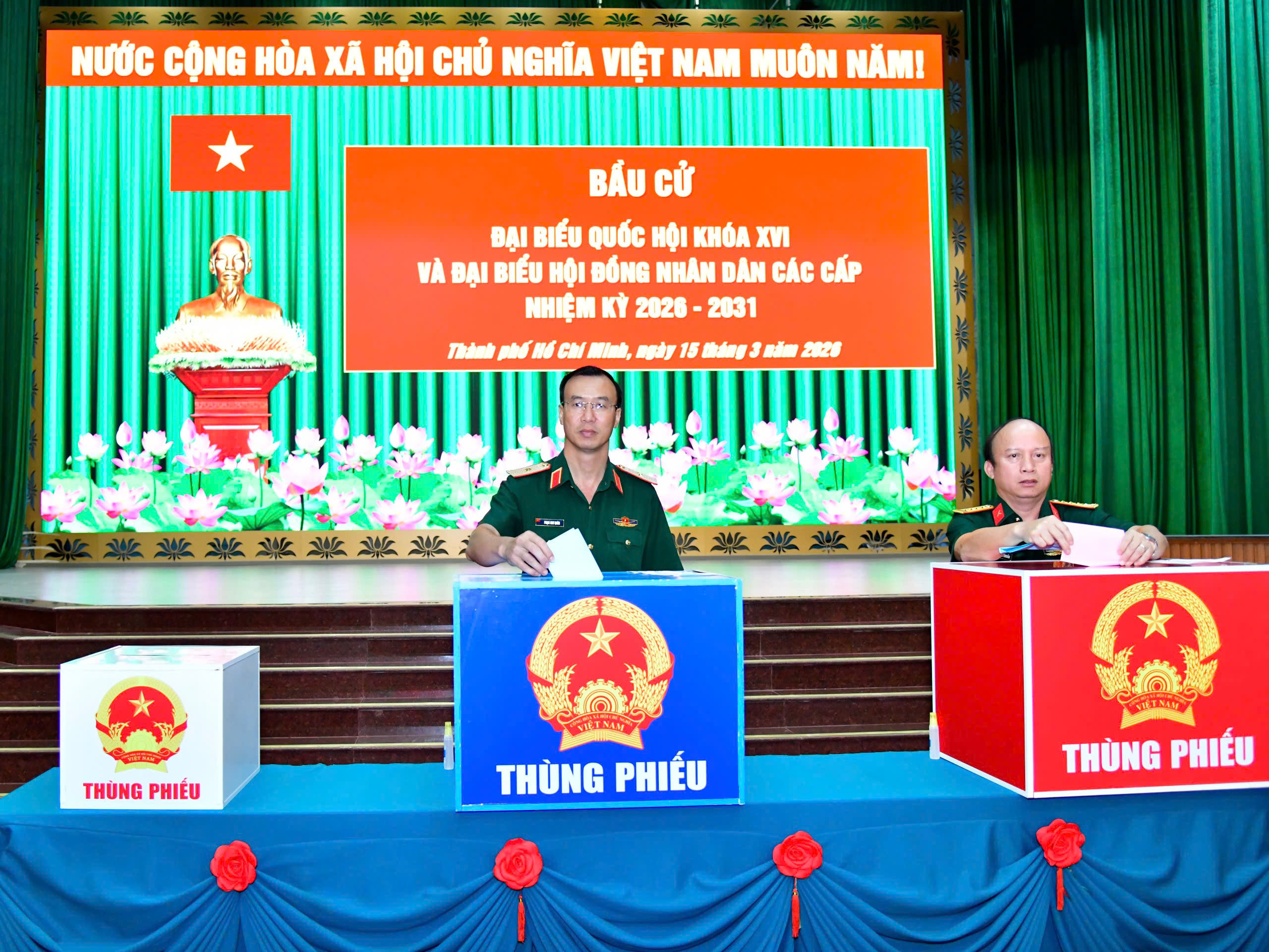 Video: Tâm sự của người lính TPHCM trong ngày bầu cử - Ảnh 4.