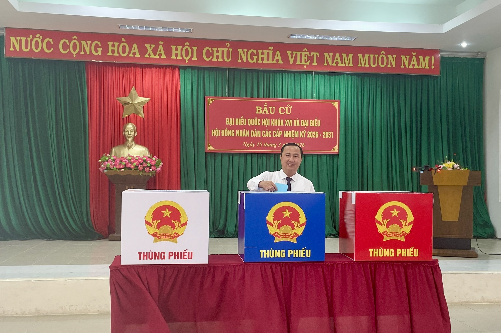 Cử tri Đặc khu Côn Đảo nô nức tham gia ngày bầu cử 2026 - Ảnh 13.