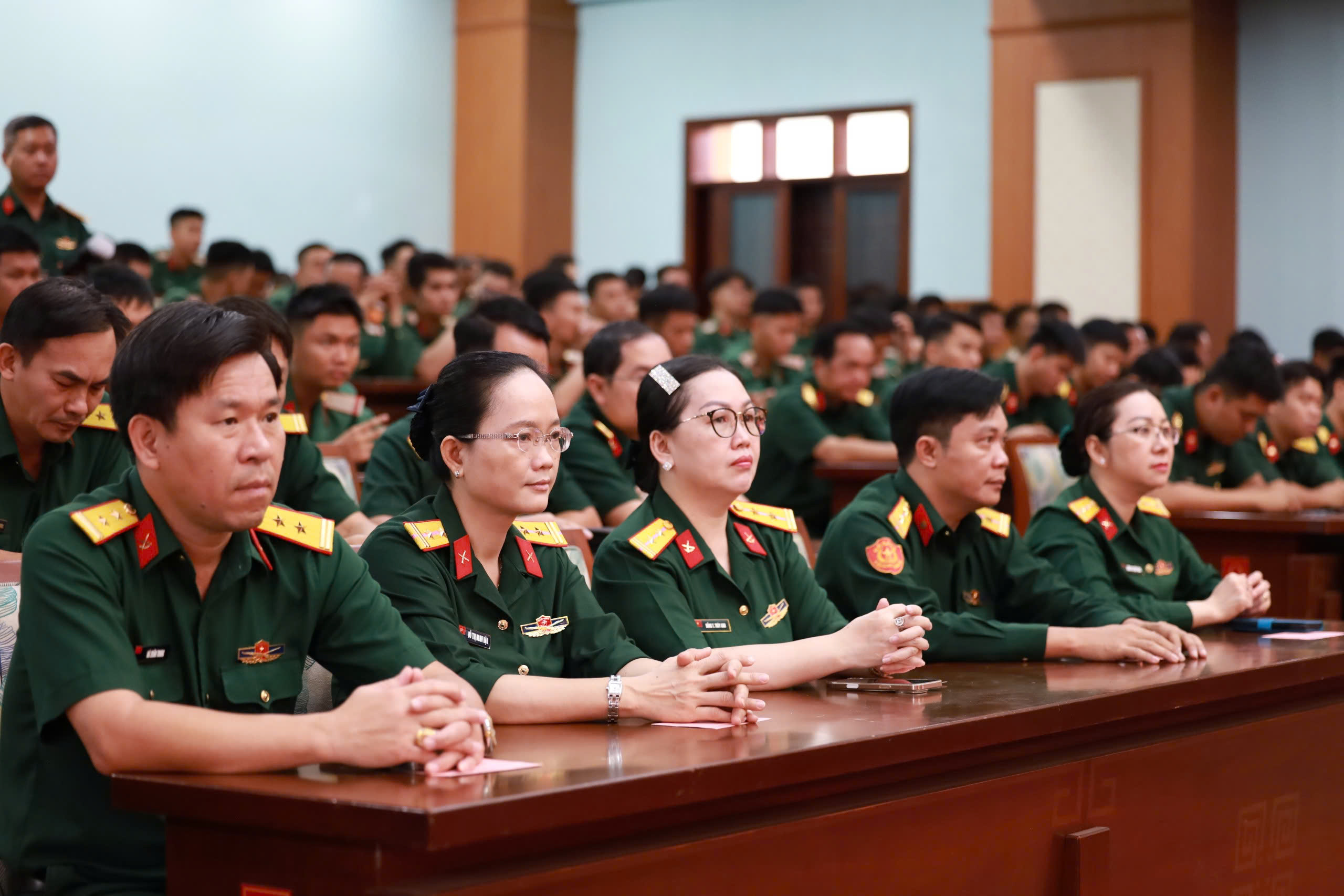 Video: Tâm sự của người lính TPHCM trong ngày bầu cử - Ảnh 6.