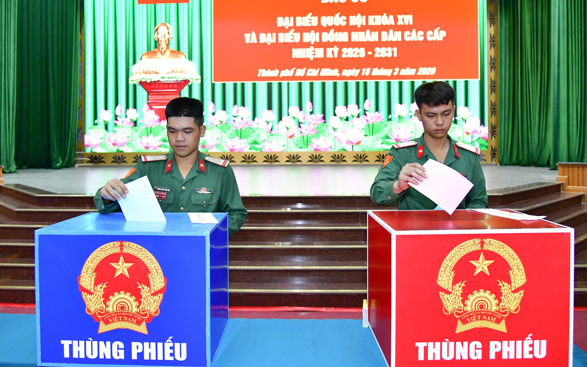 Chỉ trong nửa ngày, một phường tại TPHCM có 2 khu vực hoàn tất bỏ phiếu đạt 100%