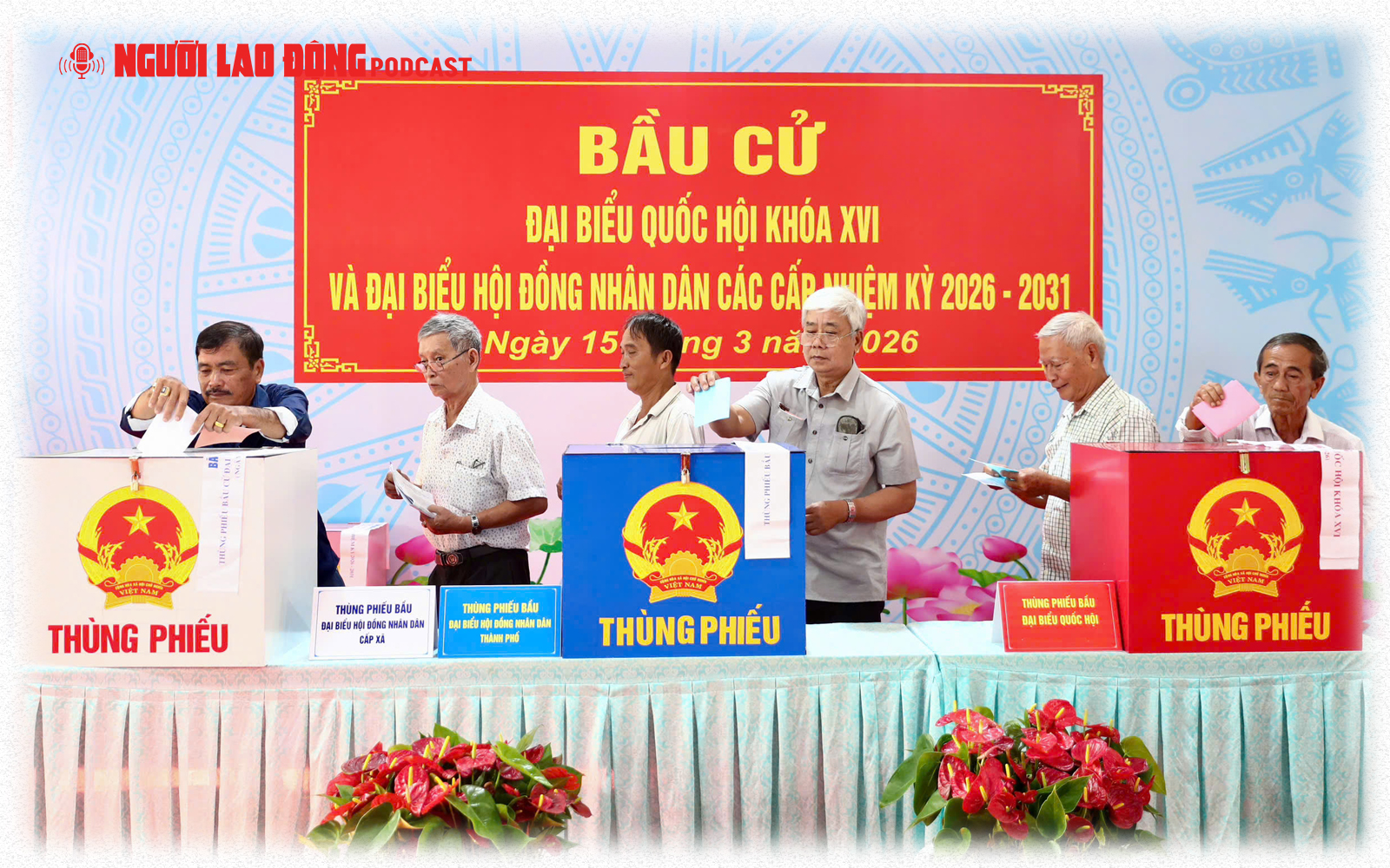Cử tri cả nước hân hoan đi bầu cử 