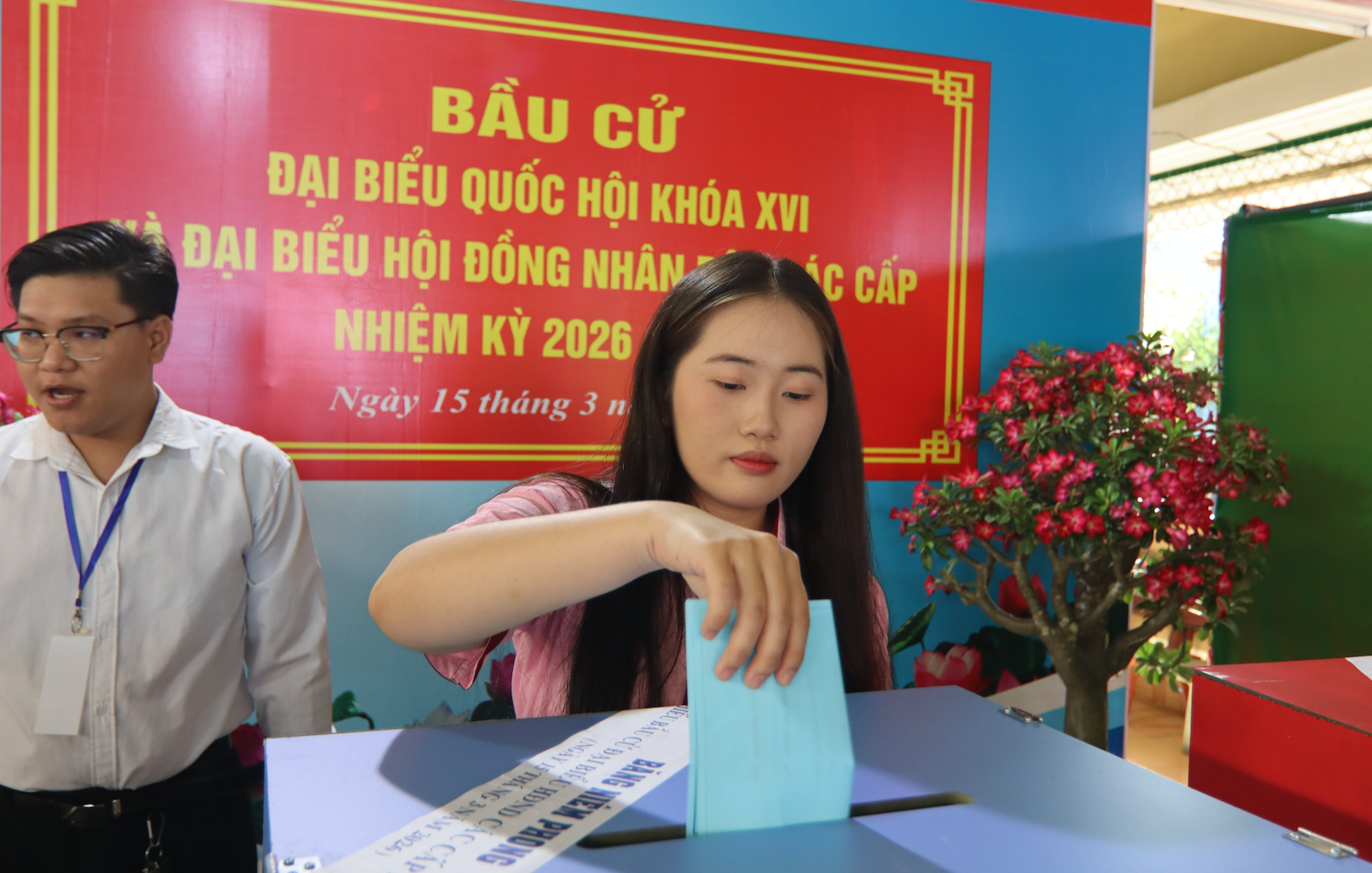 Cử tri xã đảo Thạnh An hào hứng tham gia bầu cử đại biểu Quốc hội năm 2026 - Ảnh 7.