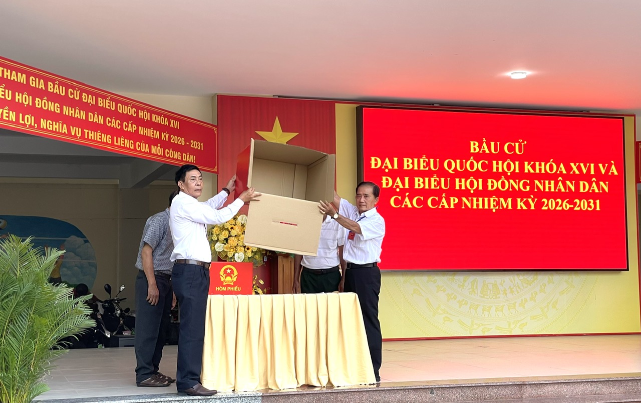 Cử tri TP Cần Thơ , Vĩnh Long nô nức đi bầu cử trong không khí phấn khởi - Ảnh 5.