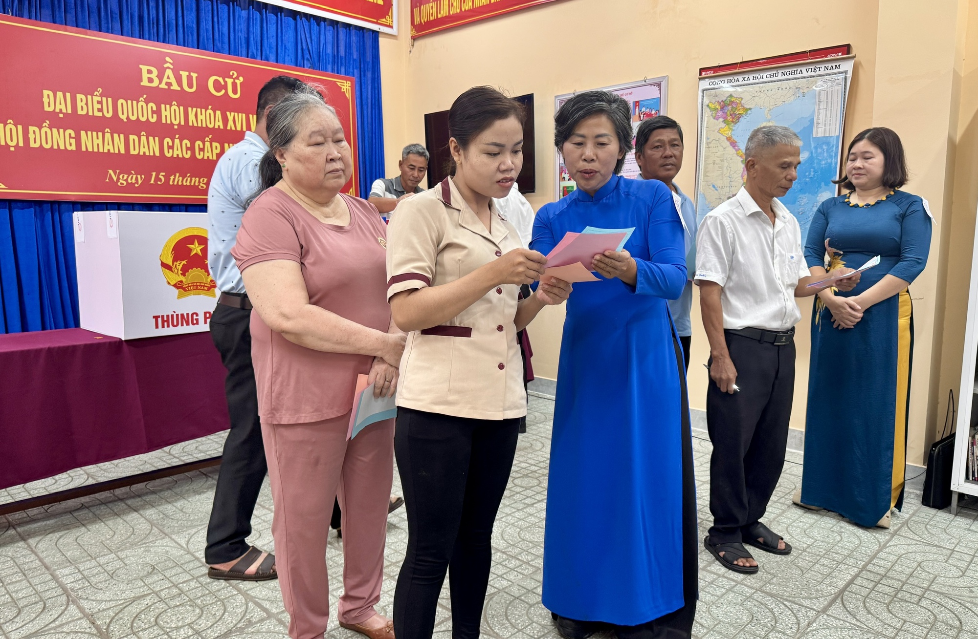 Cử tri Đặc khu Côn Đảo nô nức tham gia ngày bầu cử 2026 - Ảnh 3.