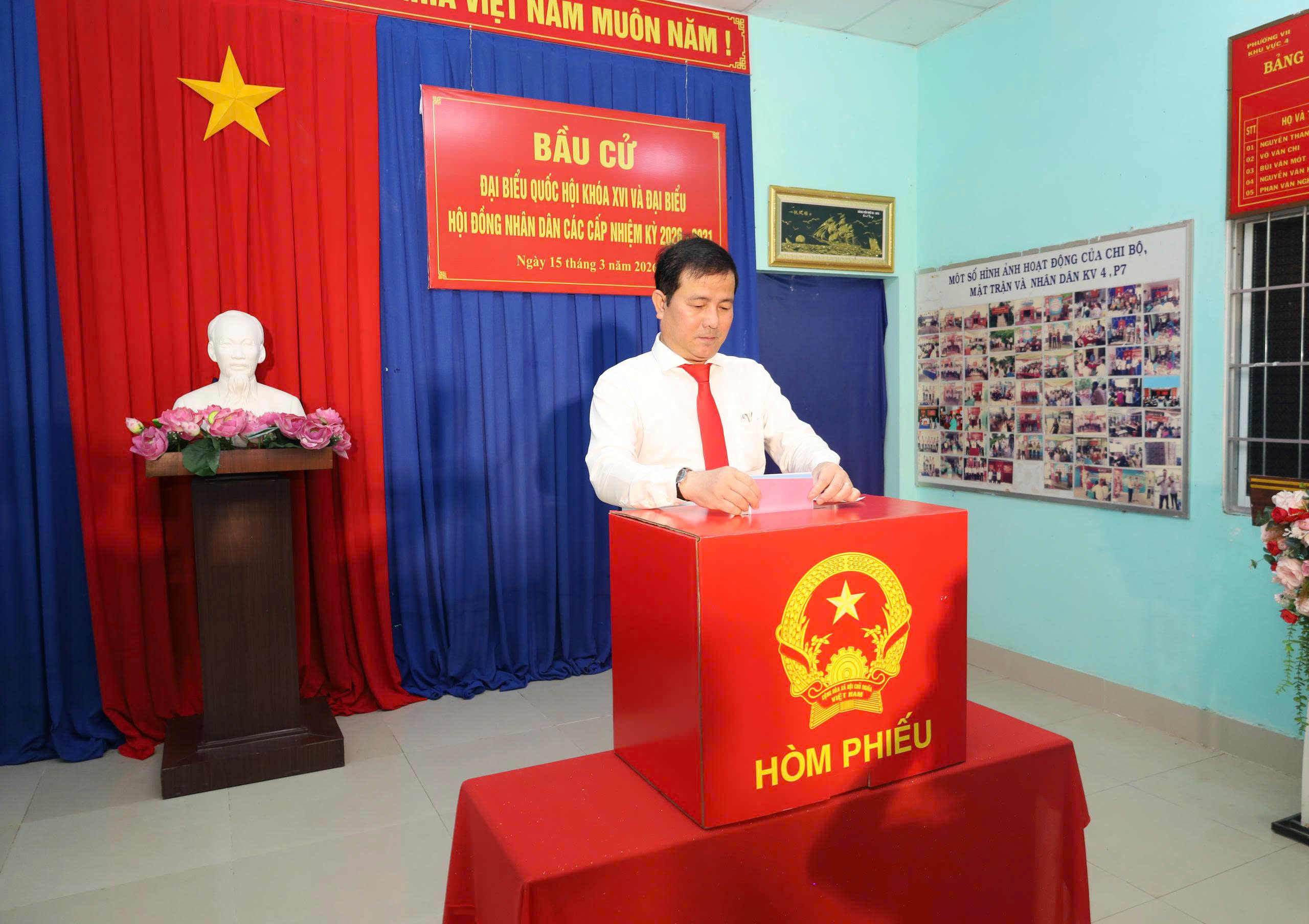 CLIP: Rộn ràng ngày bầu cử tại Cần Thơ, Vĩnh Long, An Giang, Tây Ninh - Ảnh 9.