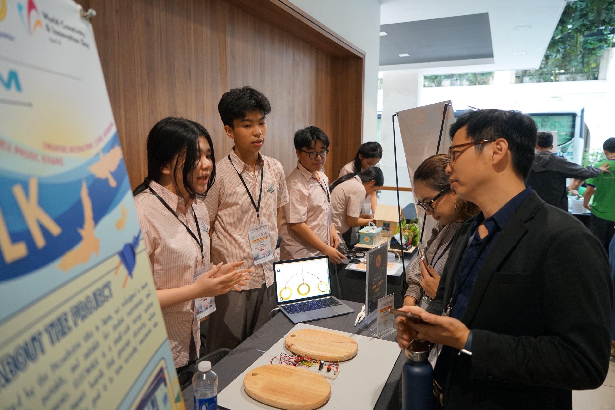 Tự học AI trong 2 tuần, học sinh lớp 9 gi&agrave;nh giải Nhất với dự &aacute;n chống lừa đảo - Ảnh 4.