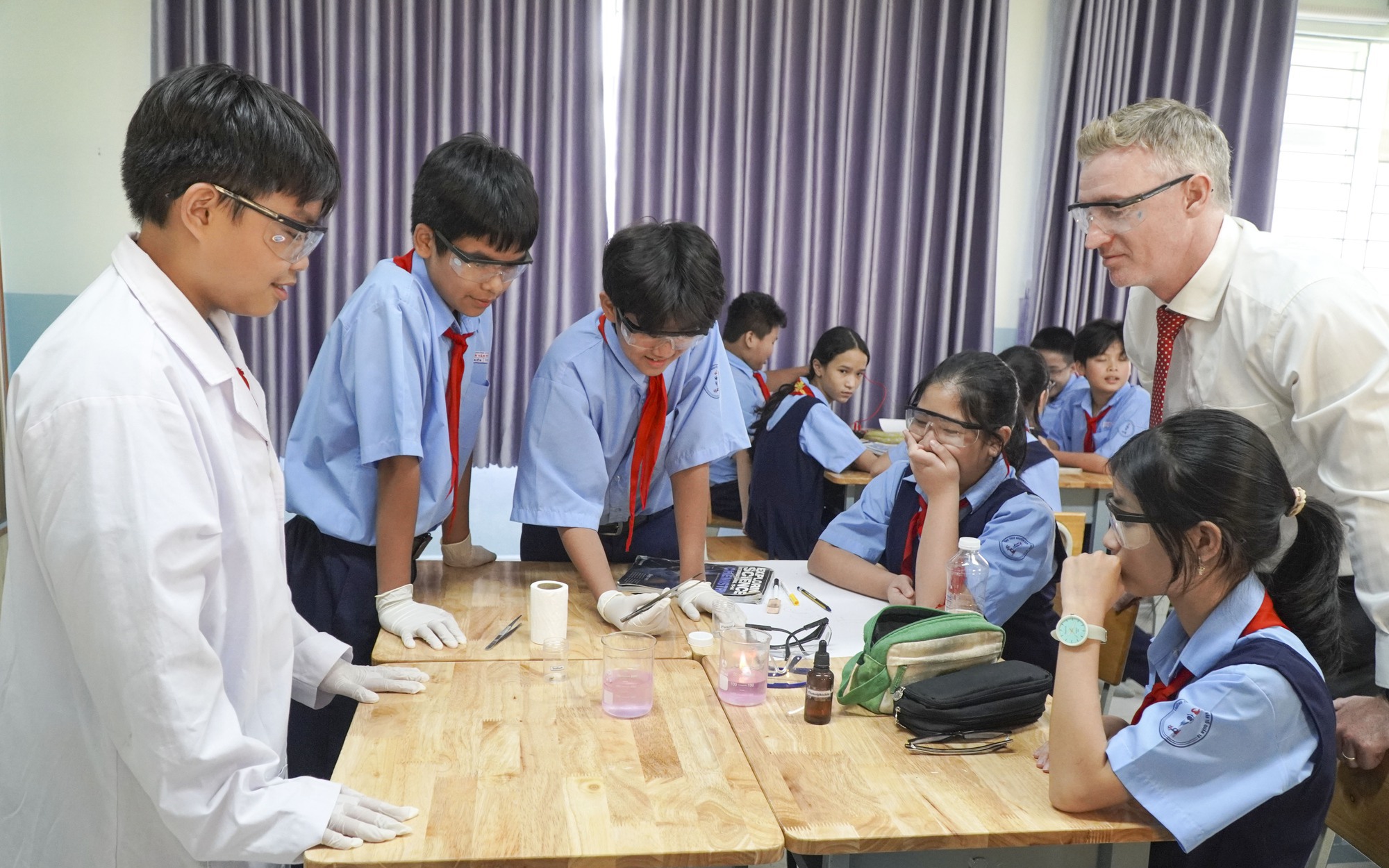 Tuyển sinh lớp 1, 6 ở TPHCM: Học sinh trúng tuyển tiếng Anh tích hợp được công bố trước
