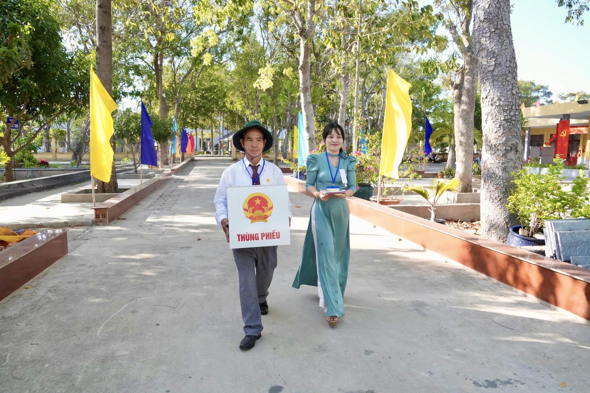 Những người lính đặc biệt trong ngày bầu cử - Ảnh 5.