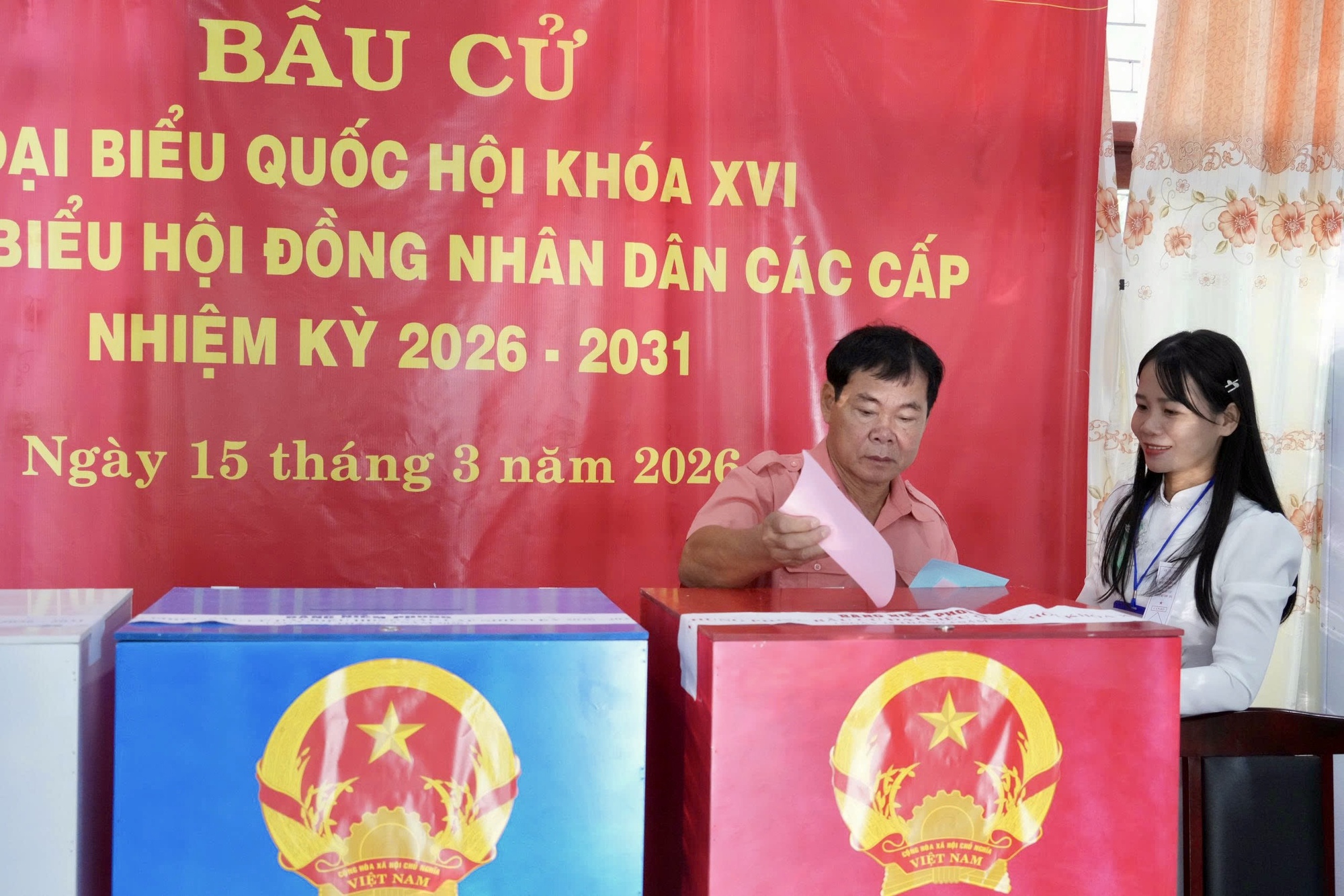 Những người lính đặc biệt trong ngày bầu cử - Ảnh 1.