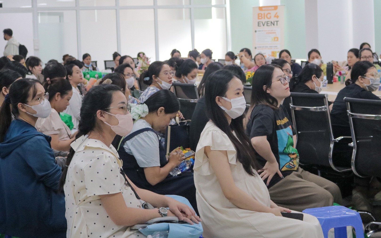Đi khám thai vào chủ nhật, có được BHXH chi trả ?