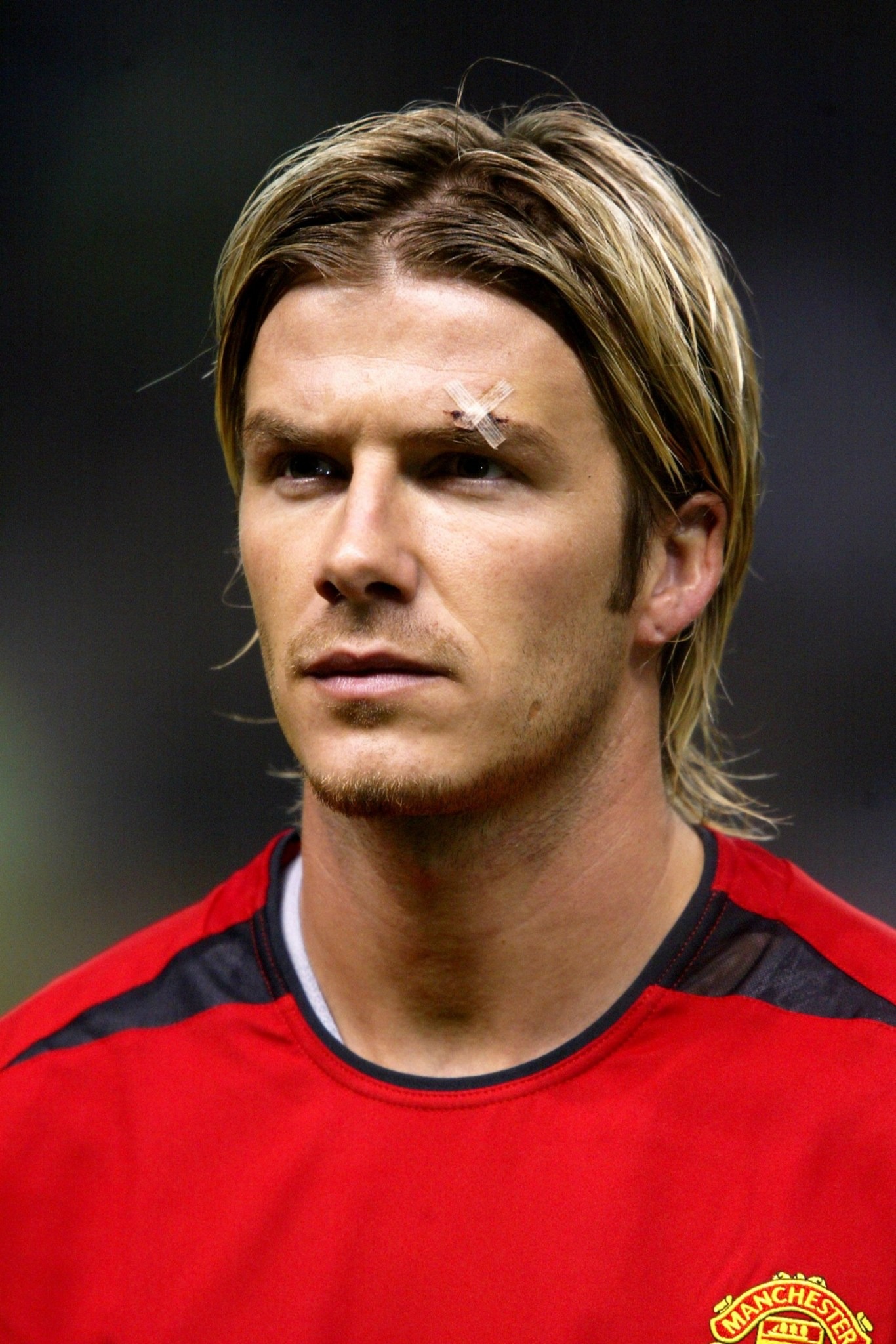 Fernandes ph&aacute; kỷ lục nhiều năm của huyền thoại Beckham - Ảnh 2.