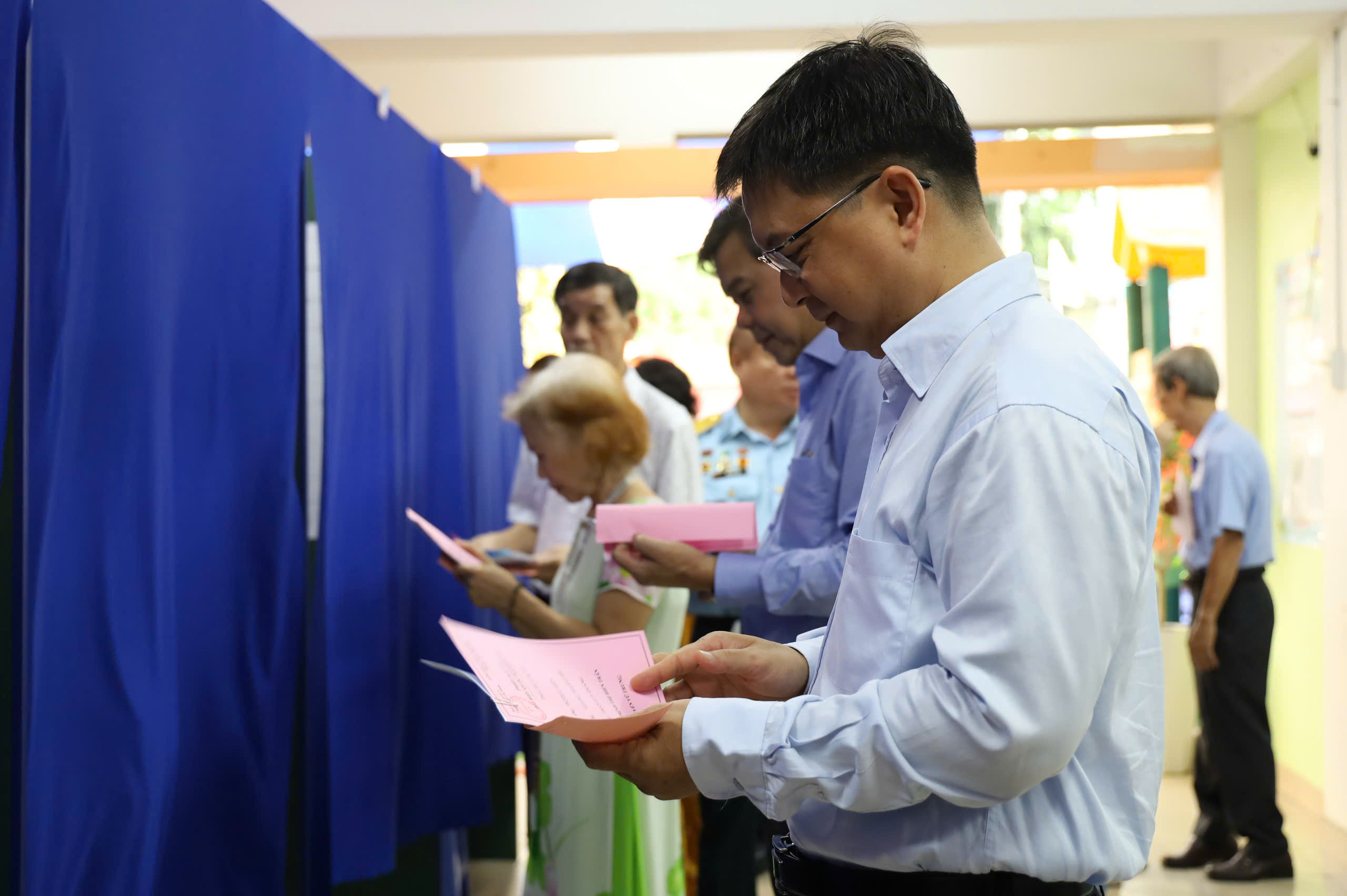 L&atilde;nh đạo TPHCM tham gia bầu cử 2026 v&agrave; quyền c&ocirc;ng d&acirc;n - Ảnh 7.