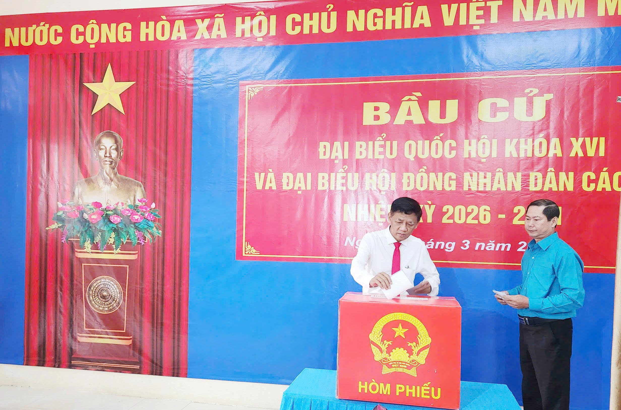 Cử tri TP Cần Thơ , Vĩnh Long nô nức đi bầu cử trong không khí phấn khởi - Ảnh 10.