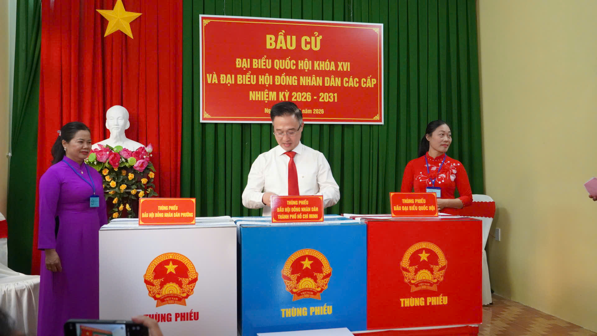 L&atilde;nh đạo TPHCM tham gia bầu cử 2026 v&agrave; quyền c&ocirc;ng d&acirc;n - Ảnh 5.