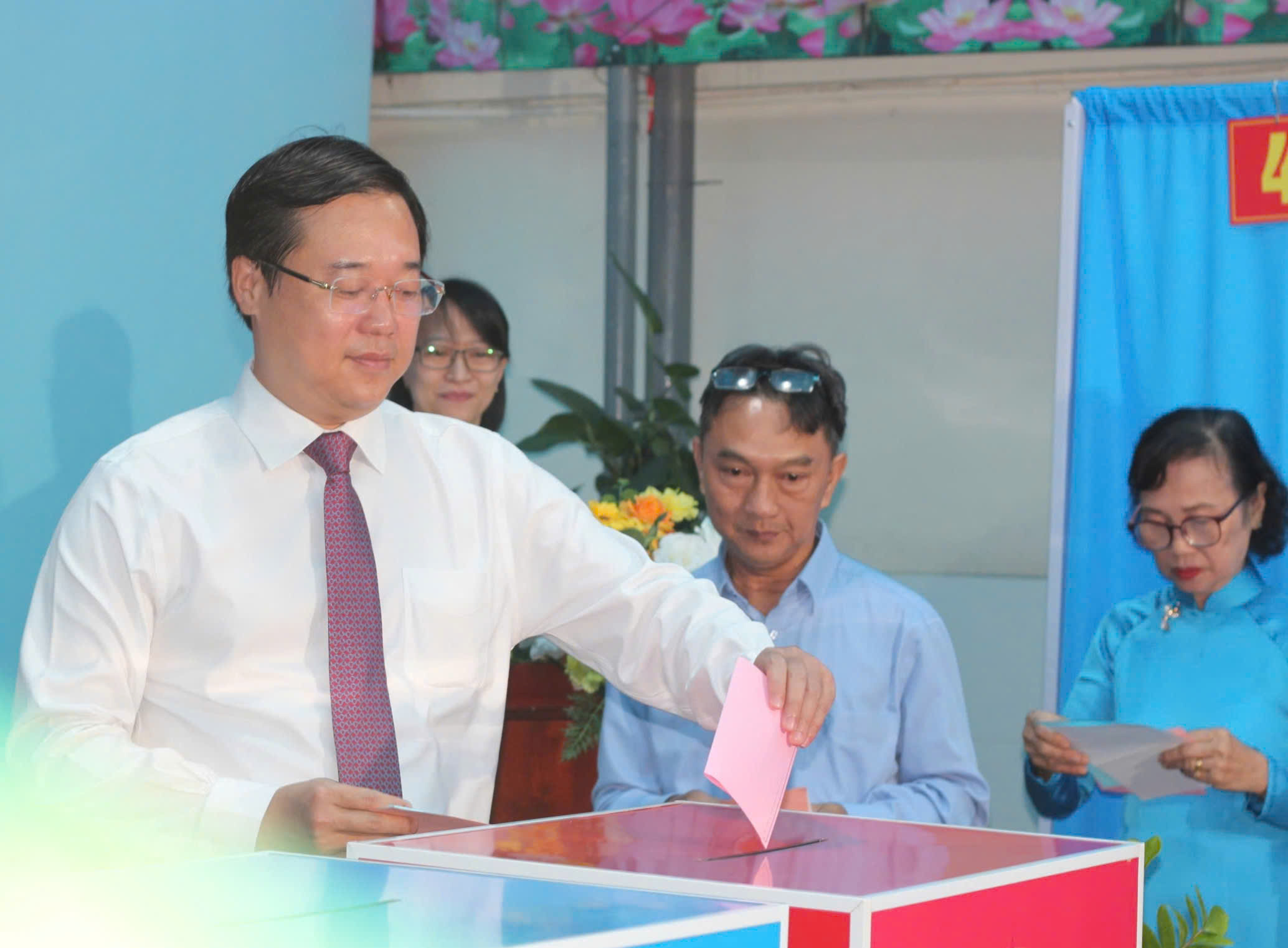 L&atilde;nh đạo TPHCM tham gia bầu cử 2026 v&agrave; quyền c&ocirc;ng d&acirc;n - Ảnh 2.