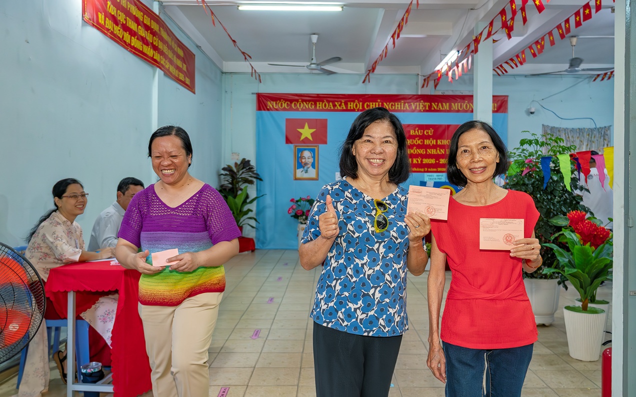 Cuộc thi ảnh "Thiêng liêng cờ Tổ quốc": TPHCM rộn ràng ngày hội non sông