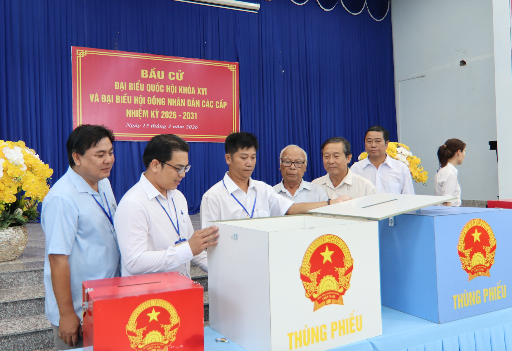 Cử tri xã đảo Thạnh An hào hứng tham gia bầu cử đại biểu Quốc hội năm 2026 - Ảnh 2.