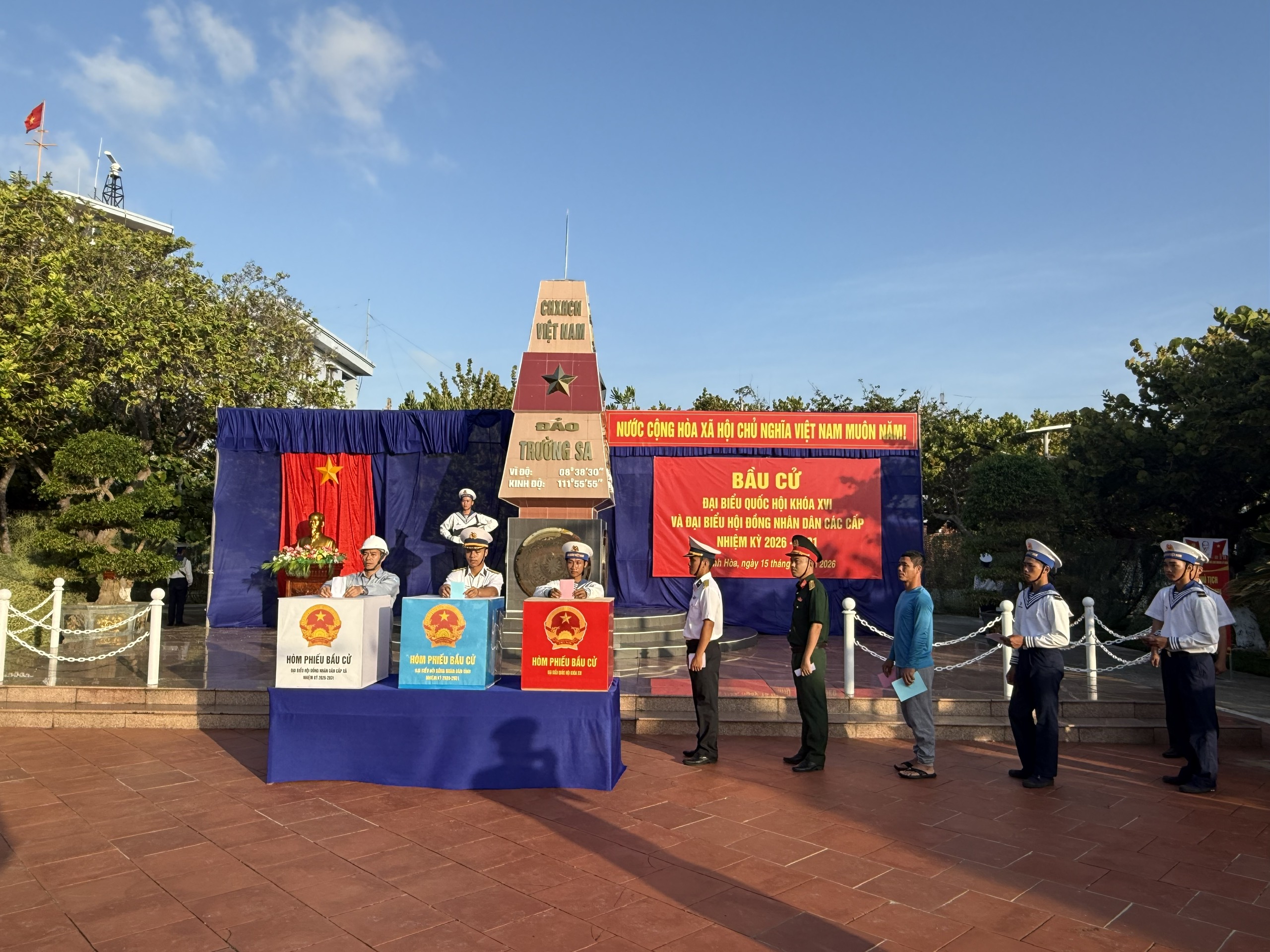 Thi&ecirc;ng li&ecirc;ng Ng&agrave;y hội non s&ocirc;ng ở đặc khu Trường Sa - Ảnh 5.