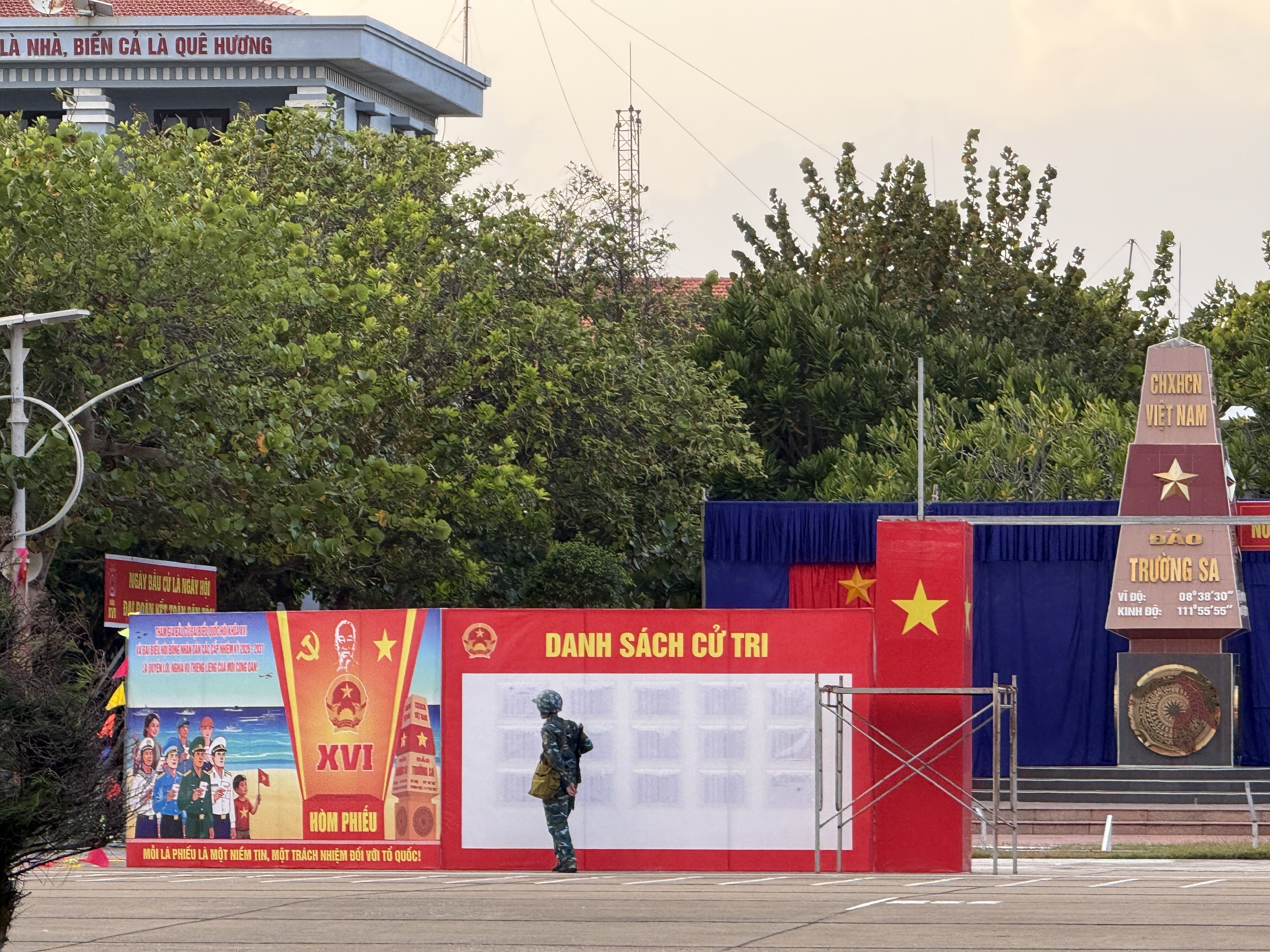 Thi&ecirc;ng li&ecirc;ng Ng&agrave;y hội non s&ocirc;ng ở đặc khu Trường Sa - Ảnh 4.