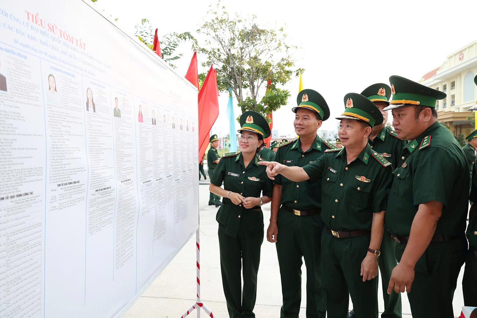 CLIP: Rộn ràng ngày bầu cử tại Cần Thơ, Vĩnh Long, An Giang, Tây Ninh - Ảnh 23.