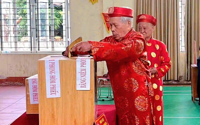 Nghệ An có tỉ lệ cử tri đi bầu cao nhất trong các nhiệm kỳ gần đây - Ảnh 2.