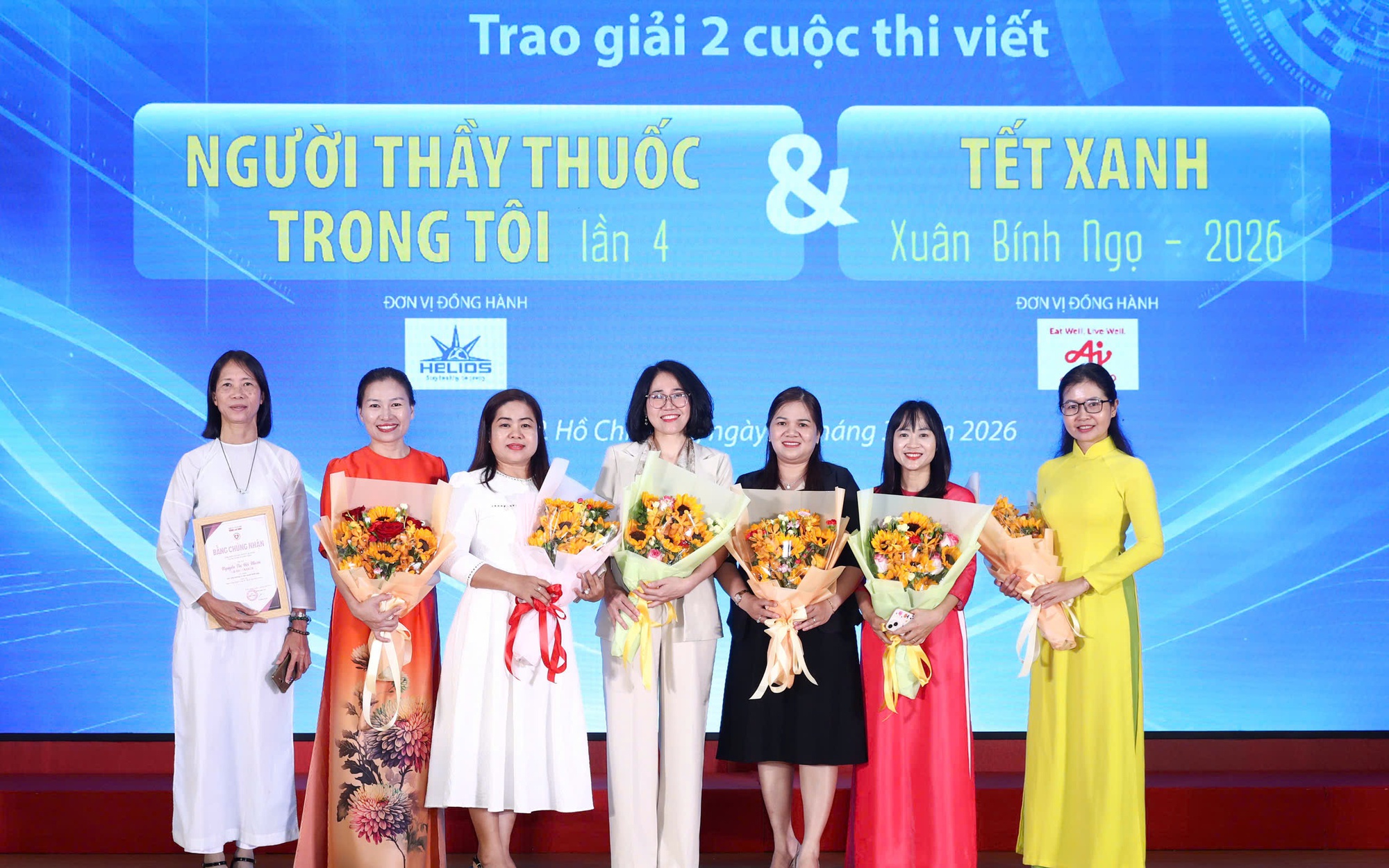 Xúc động trao giải cuộc thi viết "Người Thầy thuốc trong tôi" và "Tết xanh"