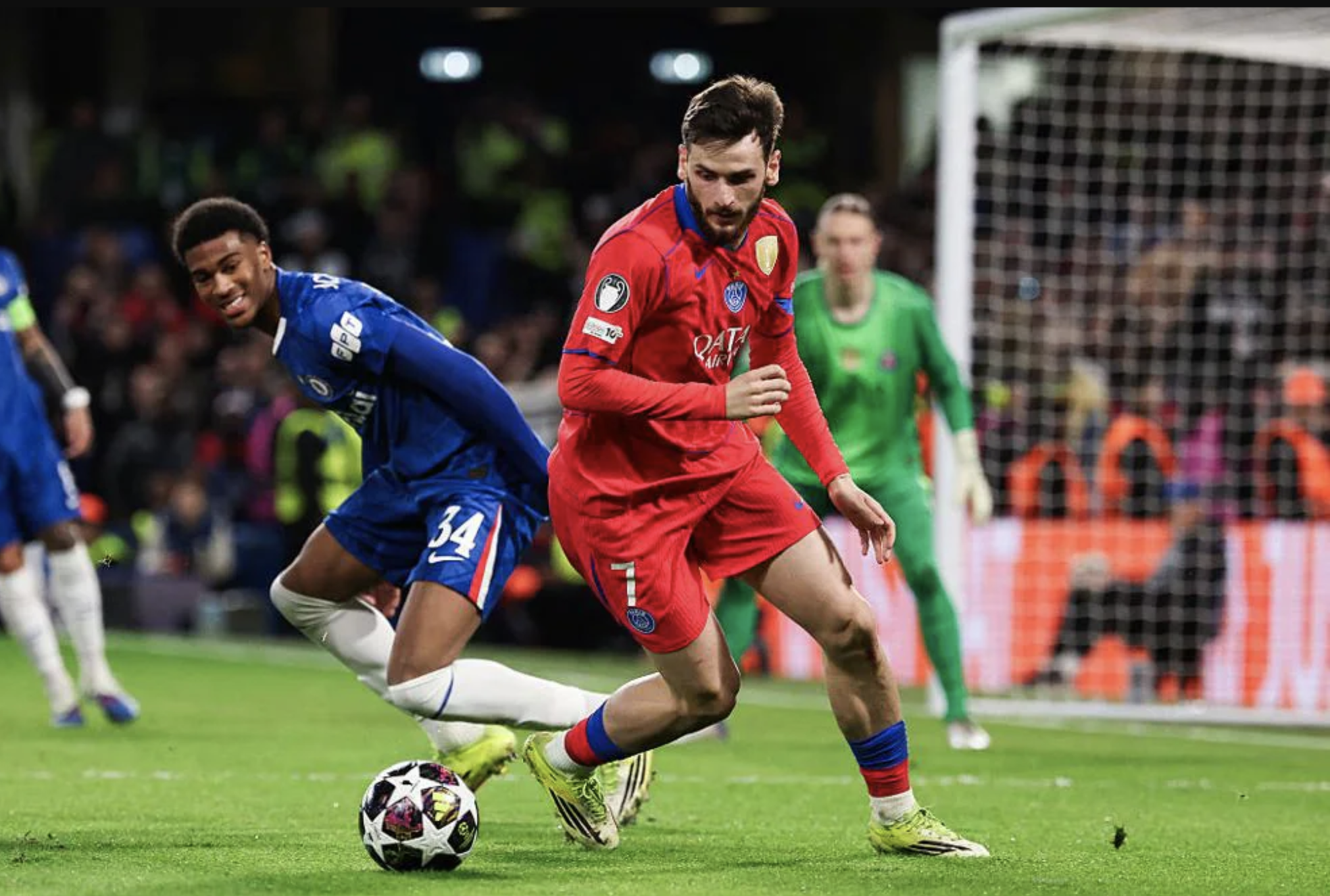 Đại thắng Chelsea tại Stamford Bridge, PSG giật v&eacute; tứ kết Champions League - Ảnh 1.