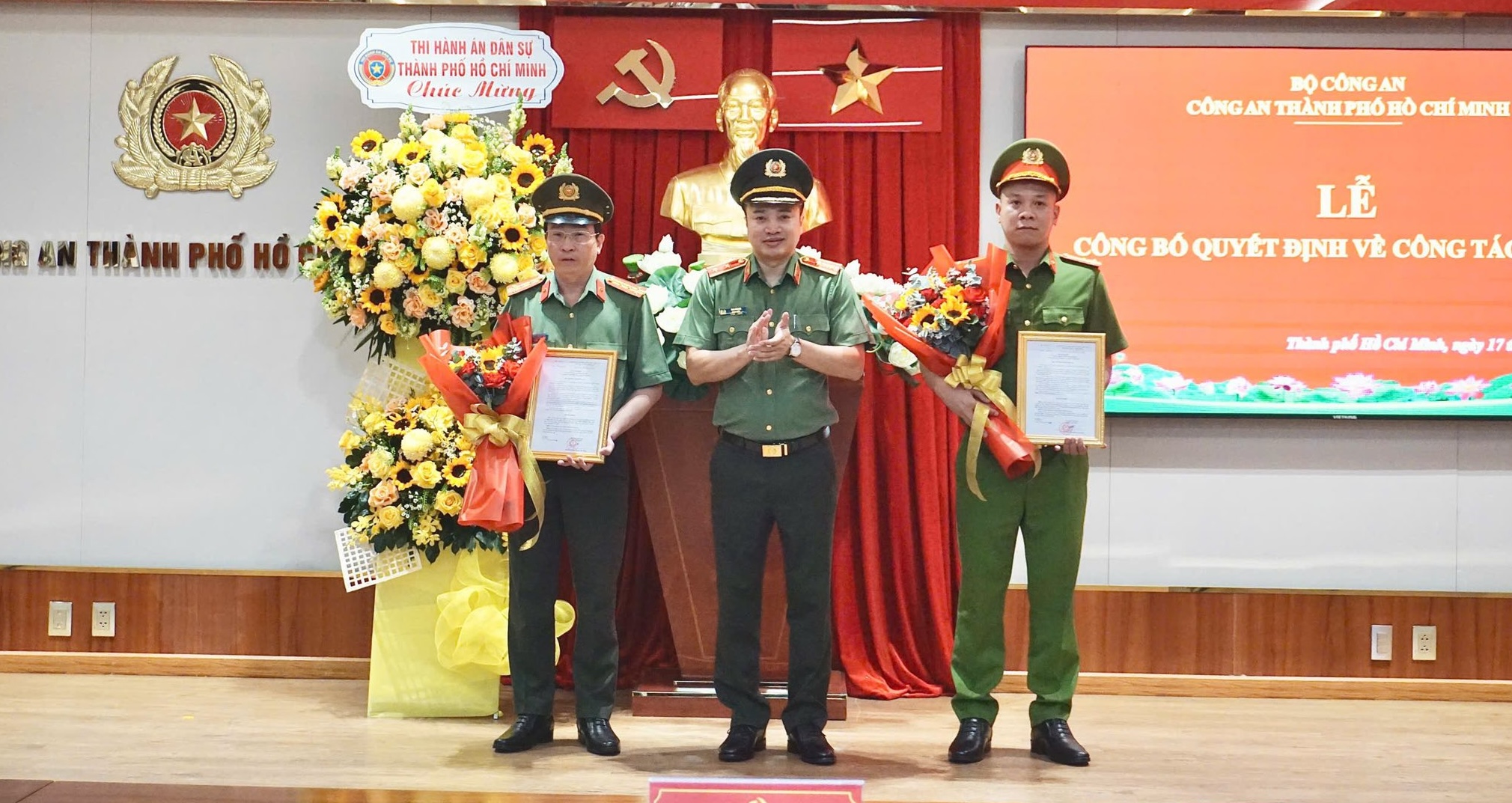 Công an TPHCM công bố quyết định bổ nhiệm chức danh tư pháp 2 lãnh đạo - Ảnh 2.