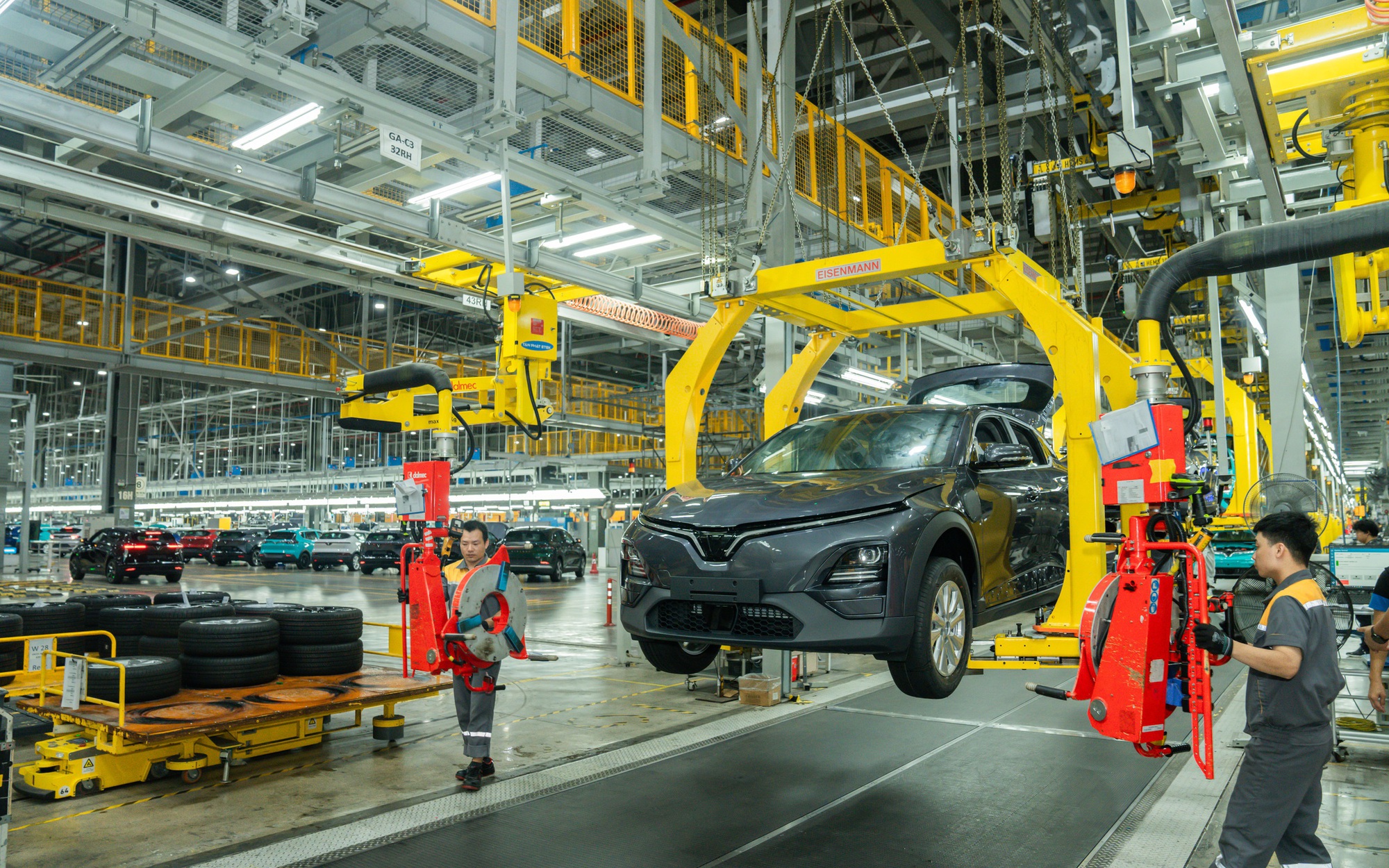VinFast bán ra gần 200.000 ô tô điện trên toàn cầu trong năm 2025