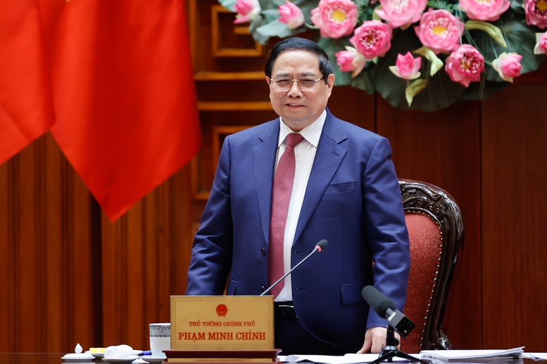 Thủ tướng Phạm Minh Ch&iacute;nh y&ecirc;u cầu xử l&yacute; th&ocirc;ng tin sai sự thật về xăng dầu - Ảnh 1.