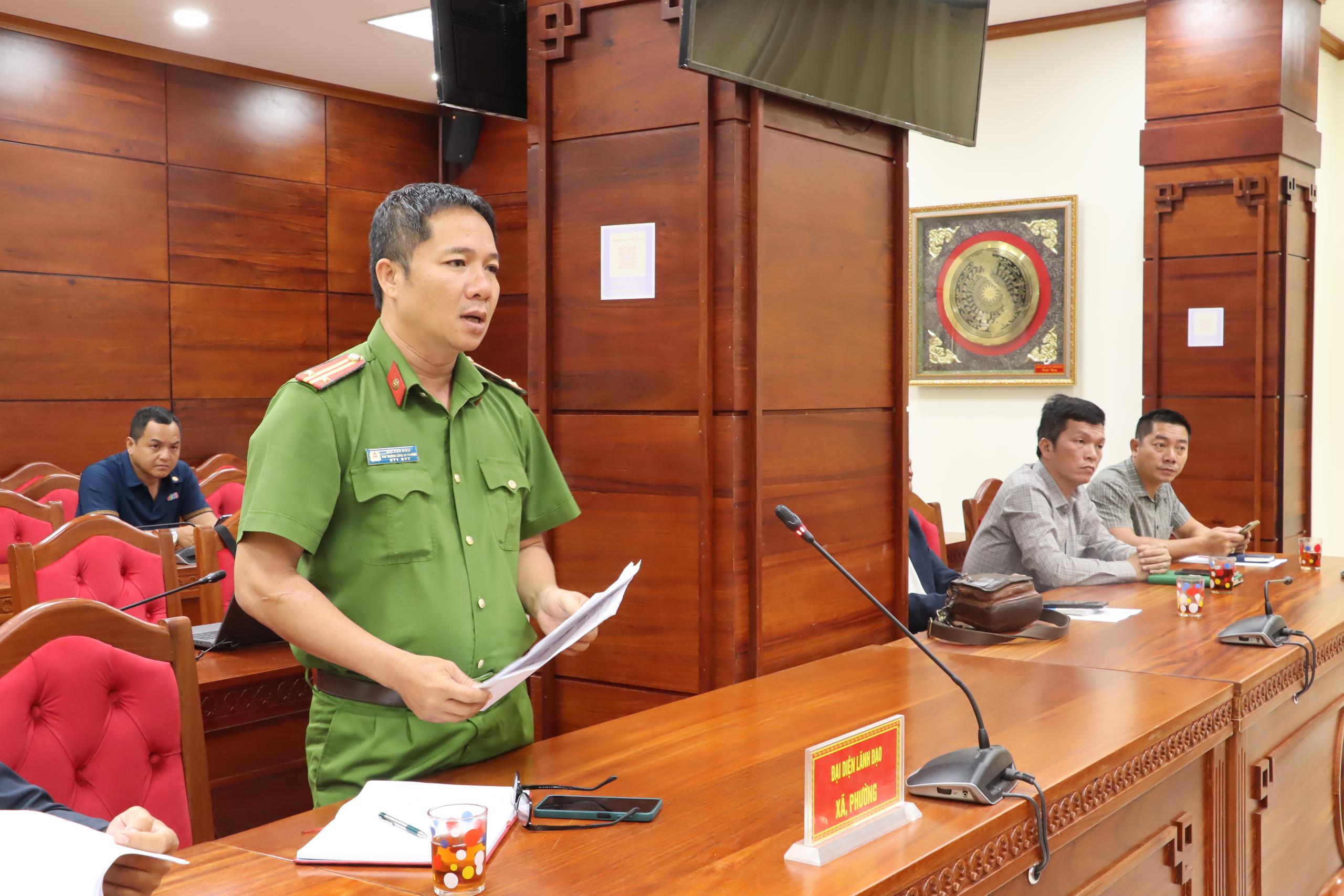 Lý do người cha đánh con 10 tuổi bầm tím khắp người - Ảnh 2.