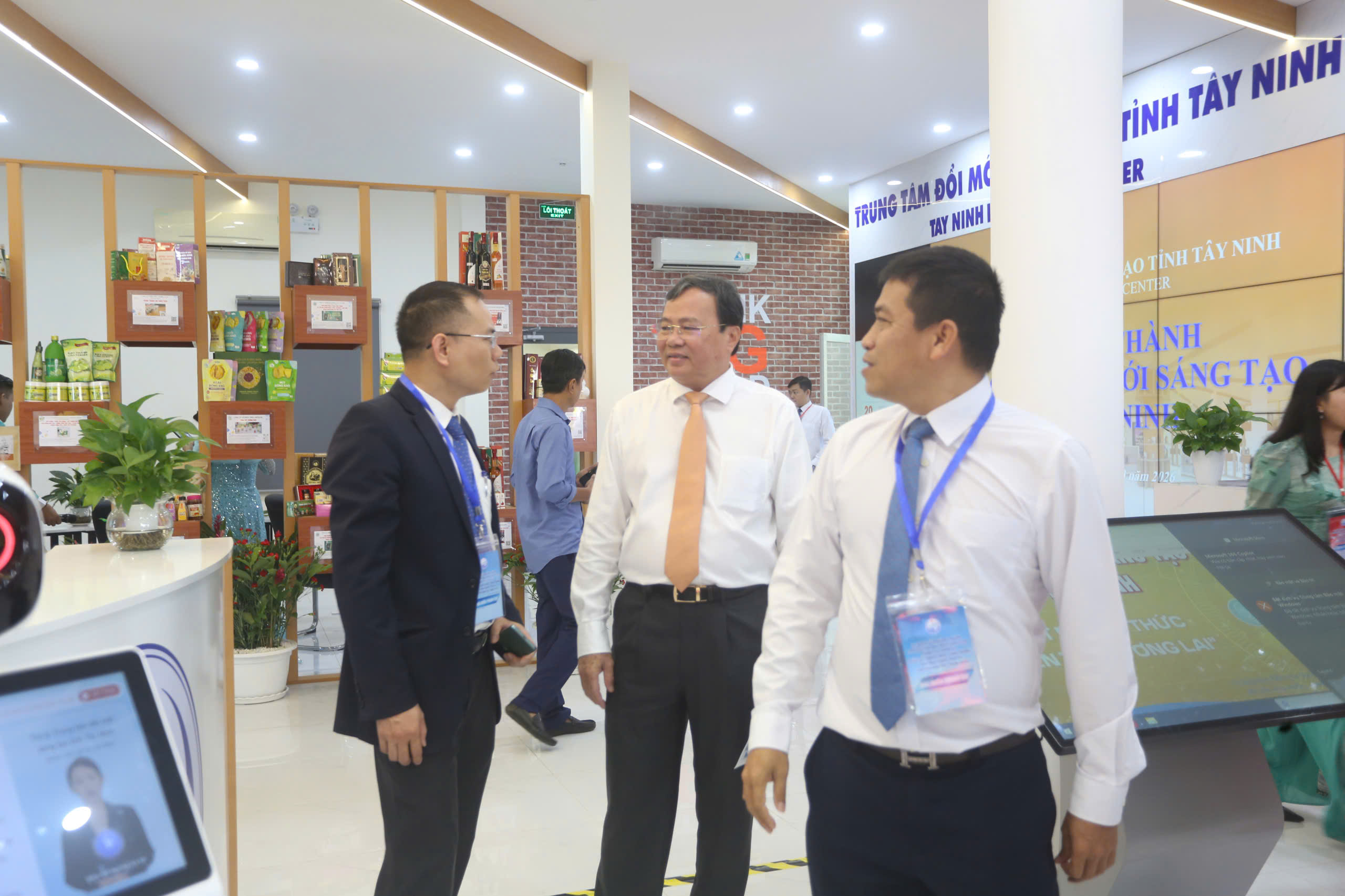 T&acirc;y Ninh: Đưa Trung t&acirc;m Đổi mới s&aacute;ng tạo th&agrave;nh "hạt nh&acirc;n" hỗ trợ doanh nghiệp - Ảnh 3.