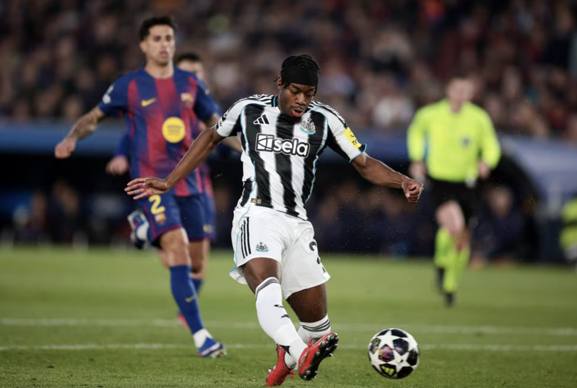 Barcelona thắng "hủy diệt" Newcastle, thẳng tiến tứ kết Champions League - Ảnh 2.