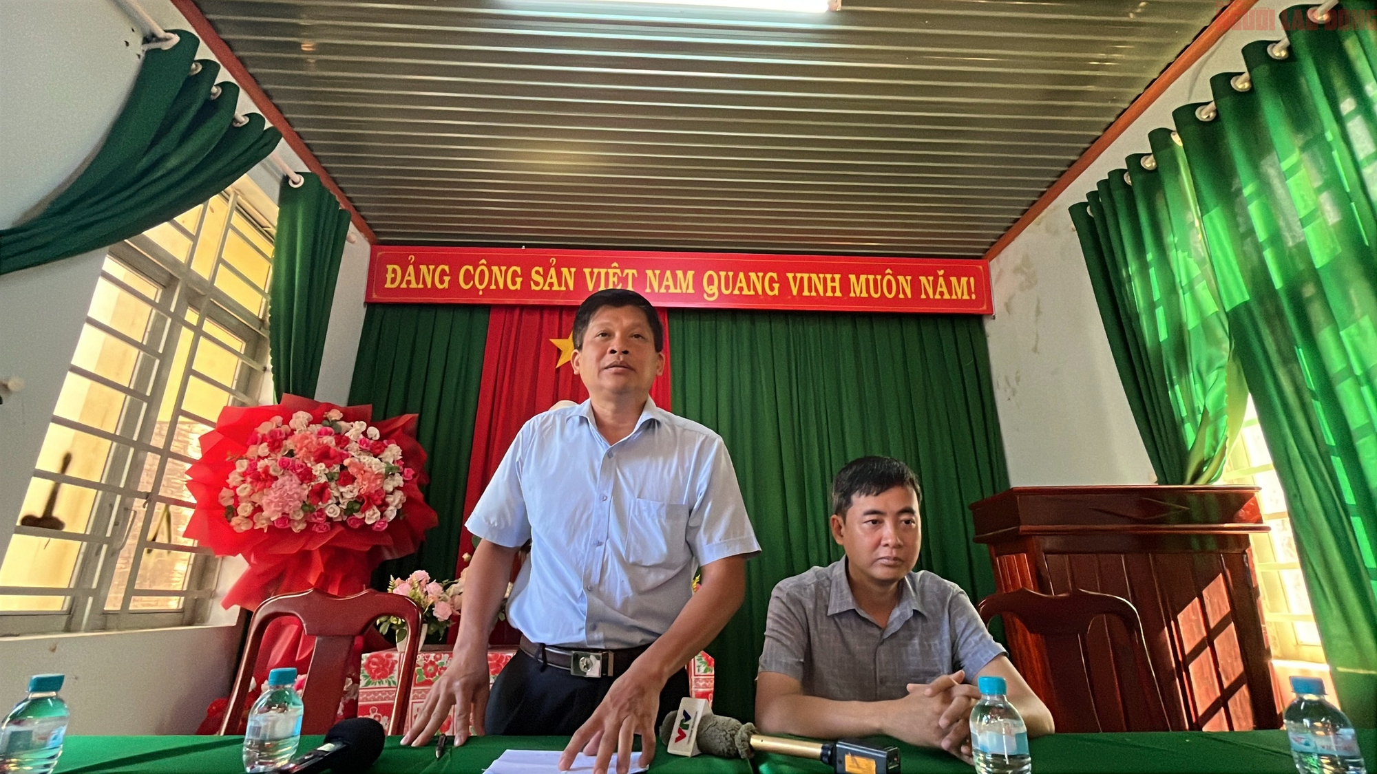 Nh&agrave; d&acirc;n cheo leo b&ecirc;n vực ở Đồng Nai: Chủ đầu tư xin lỗi v&agrave; cam kết khắc phục - Ảnh 12.